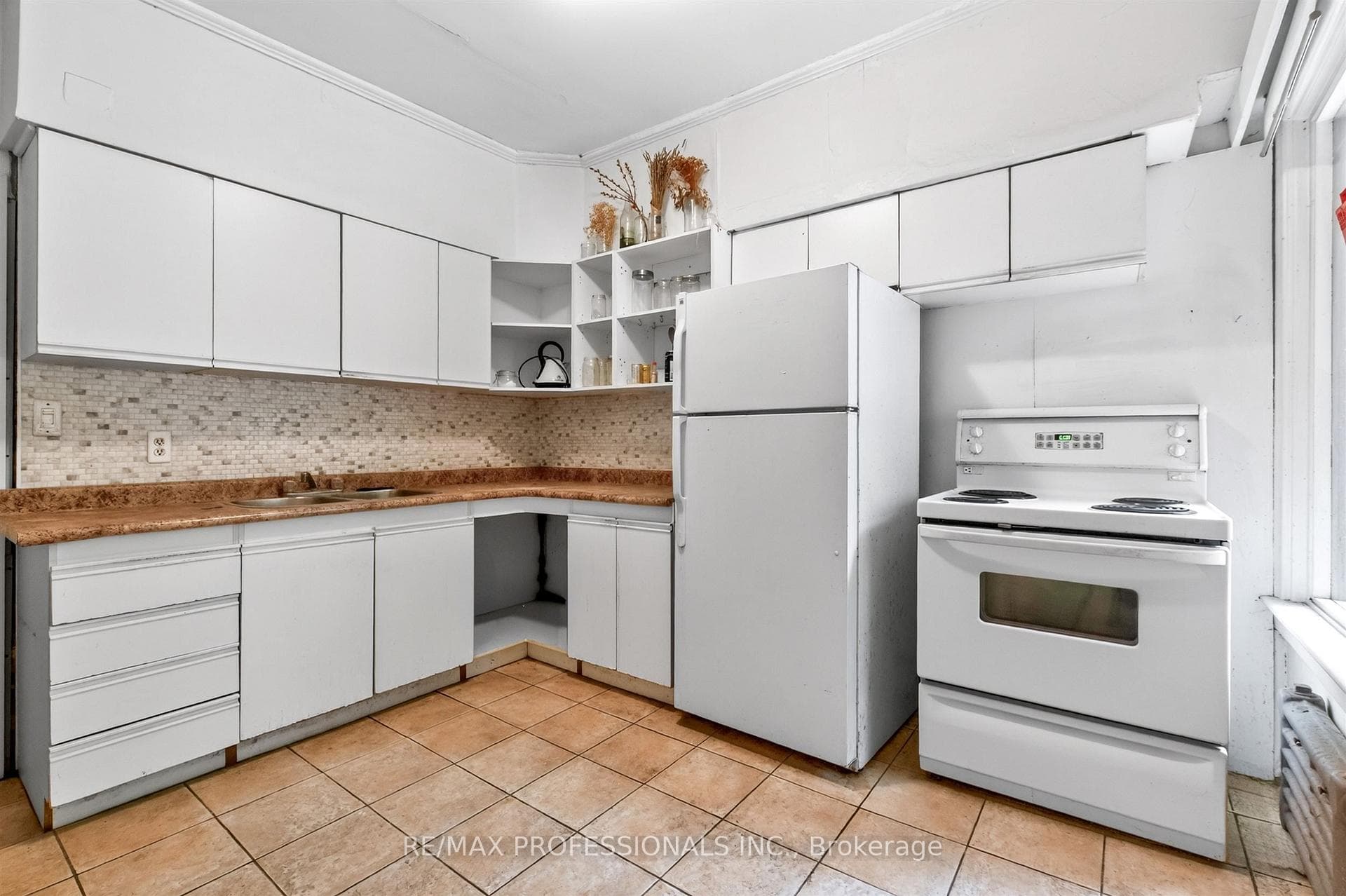 Unit 1-Main Floor 3 Bedrooms