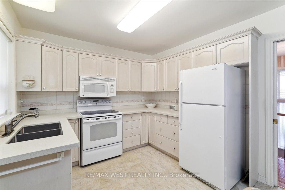 50 Claywood Road photo 6