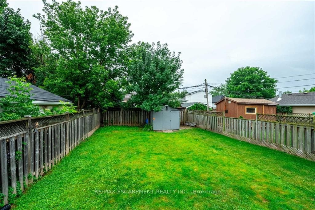 84 Houghton Avenue photo 35