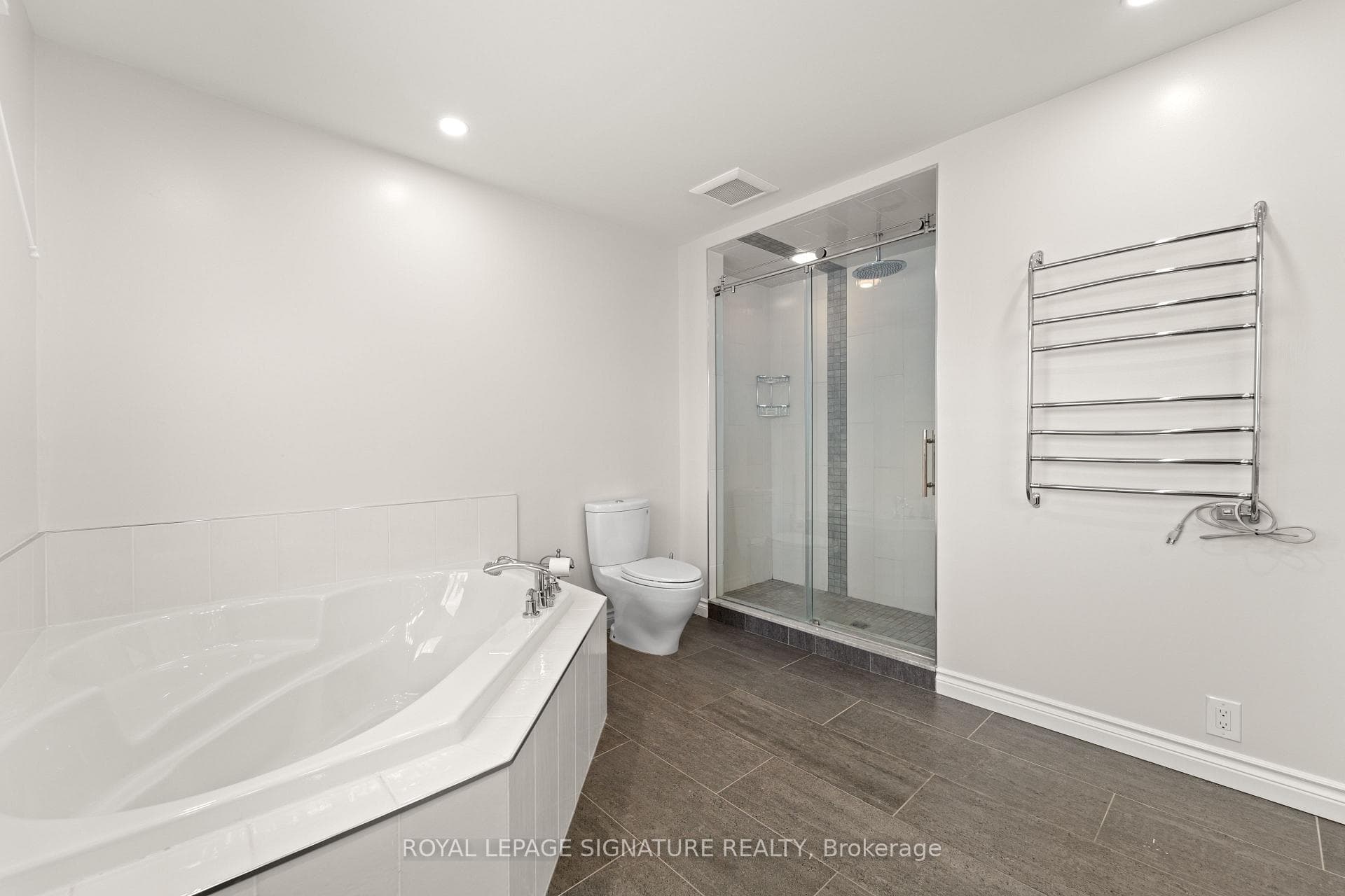 356 Kennedy Street photo 28