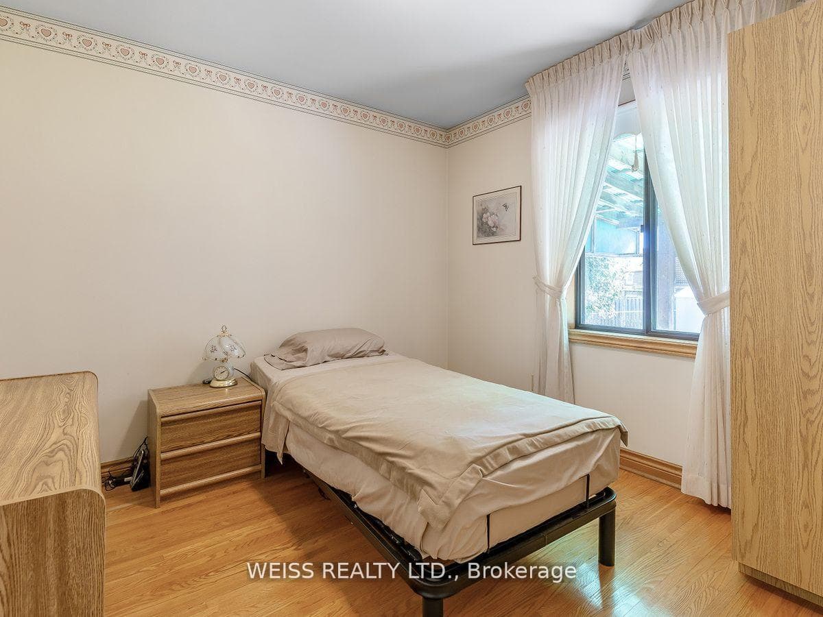 79 Cuffley Crescent photo 17