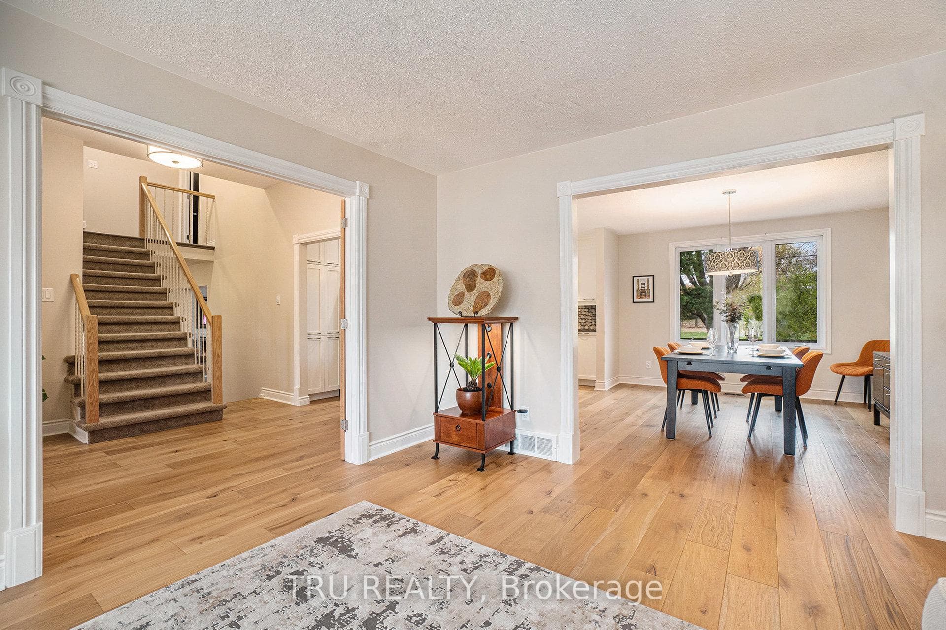 1719 Meadowview Crescent photo 7