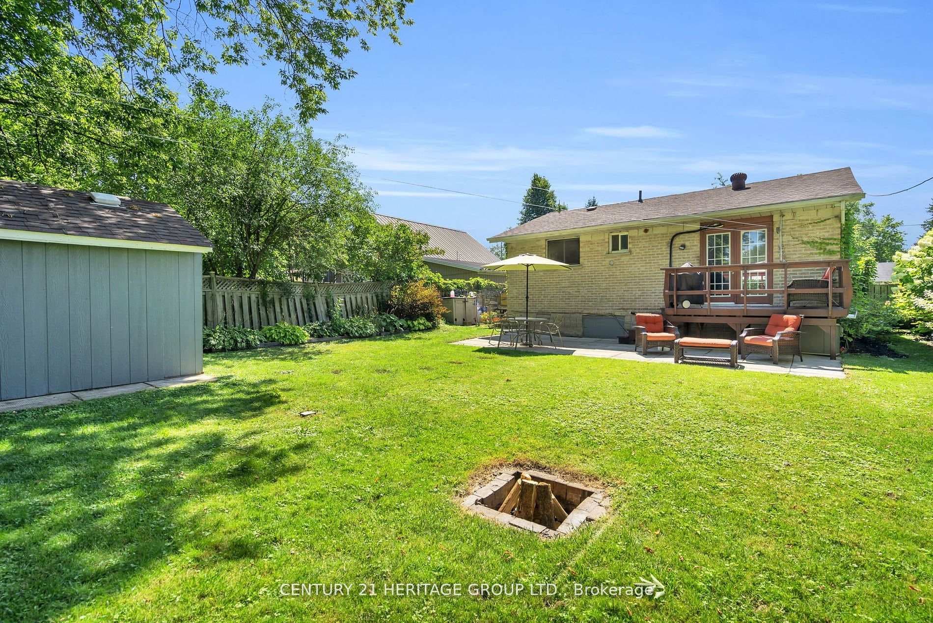 324 Hollywood Drive photo 2