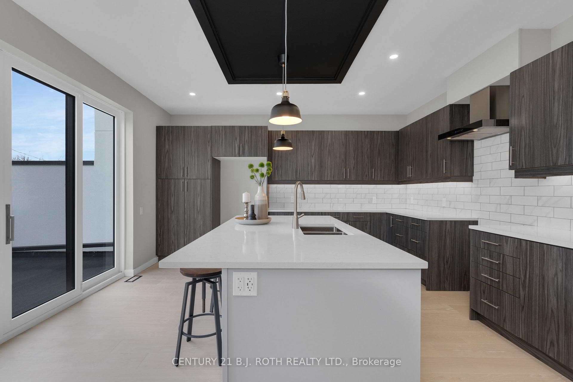 24 Grace Avenue photo 20