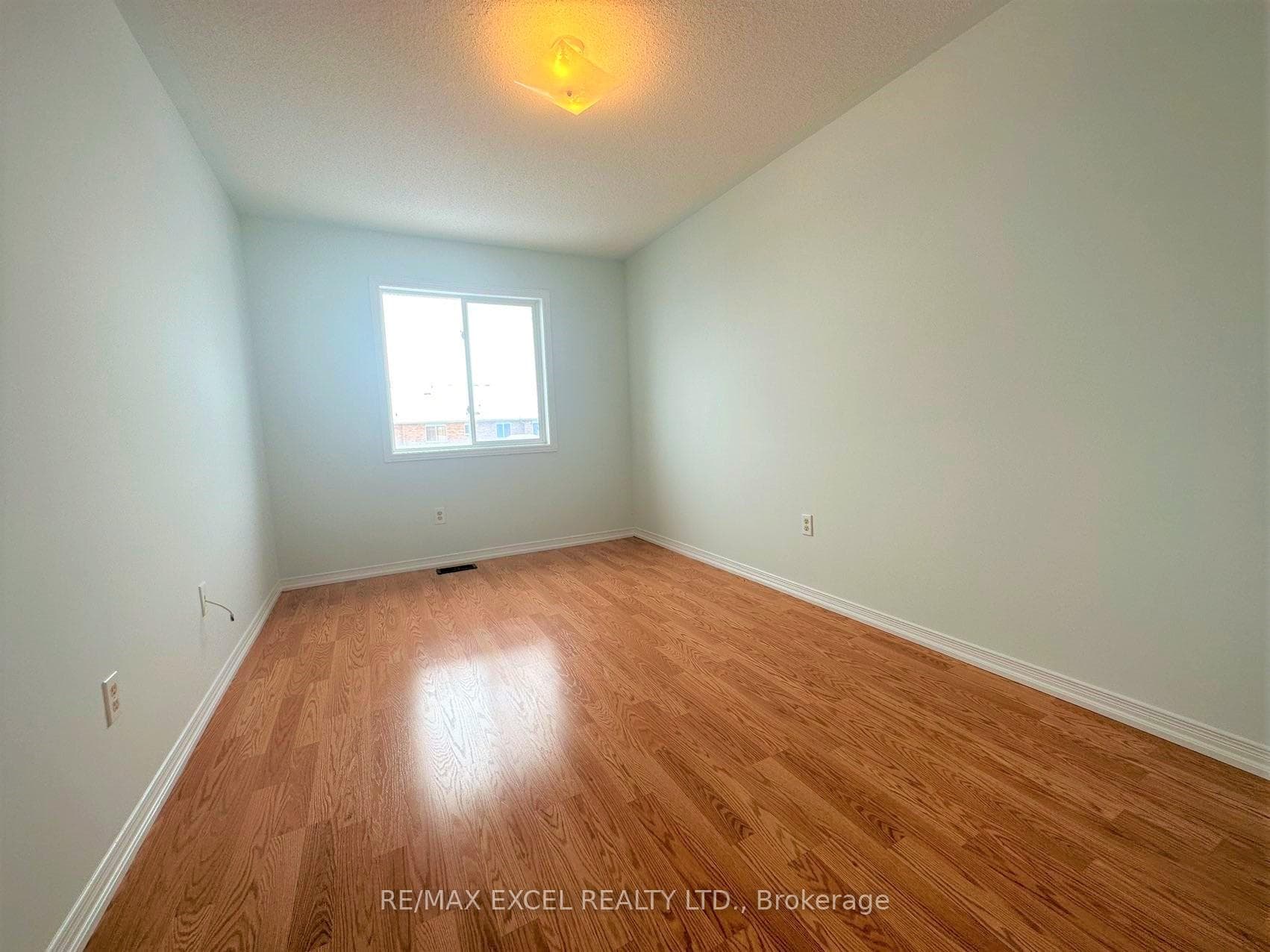 588 Hoover Park Drive photo 14
