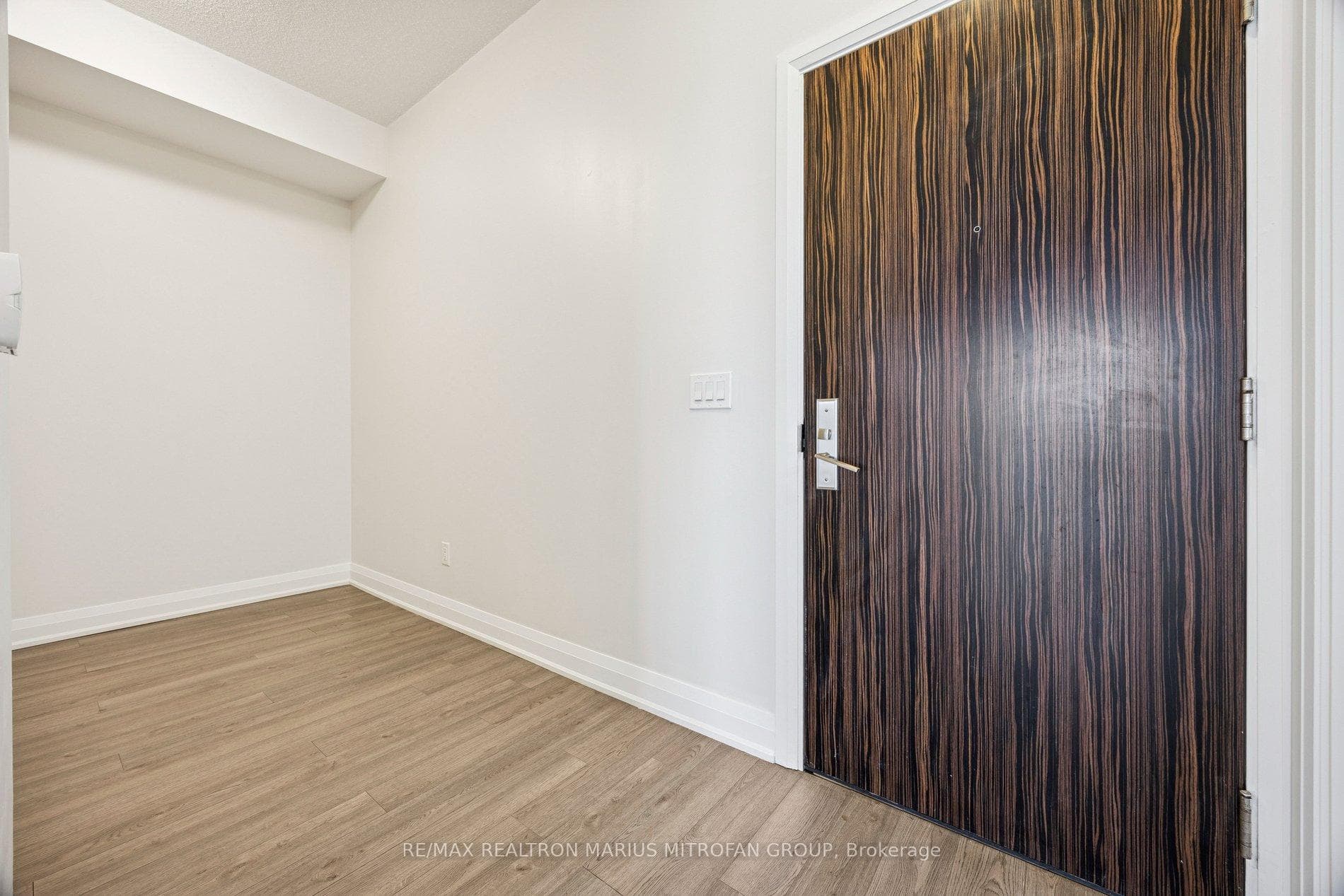 8763 Bayview Avenue Unit 205 photo 5