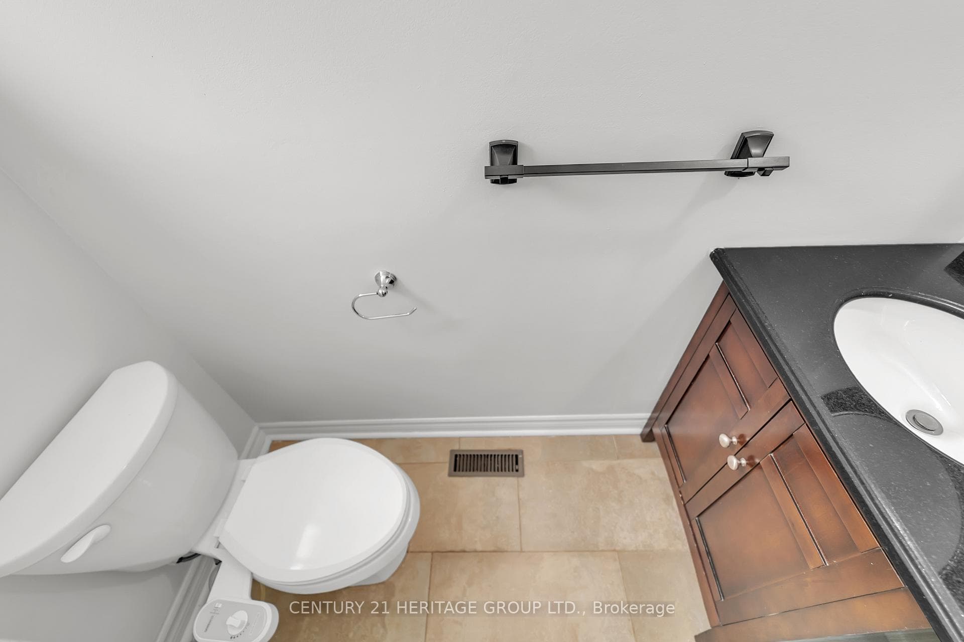 24 Springhead Gardens Unit Main & Upper photo 17