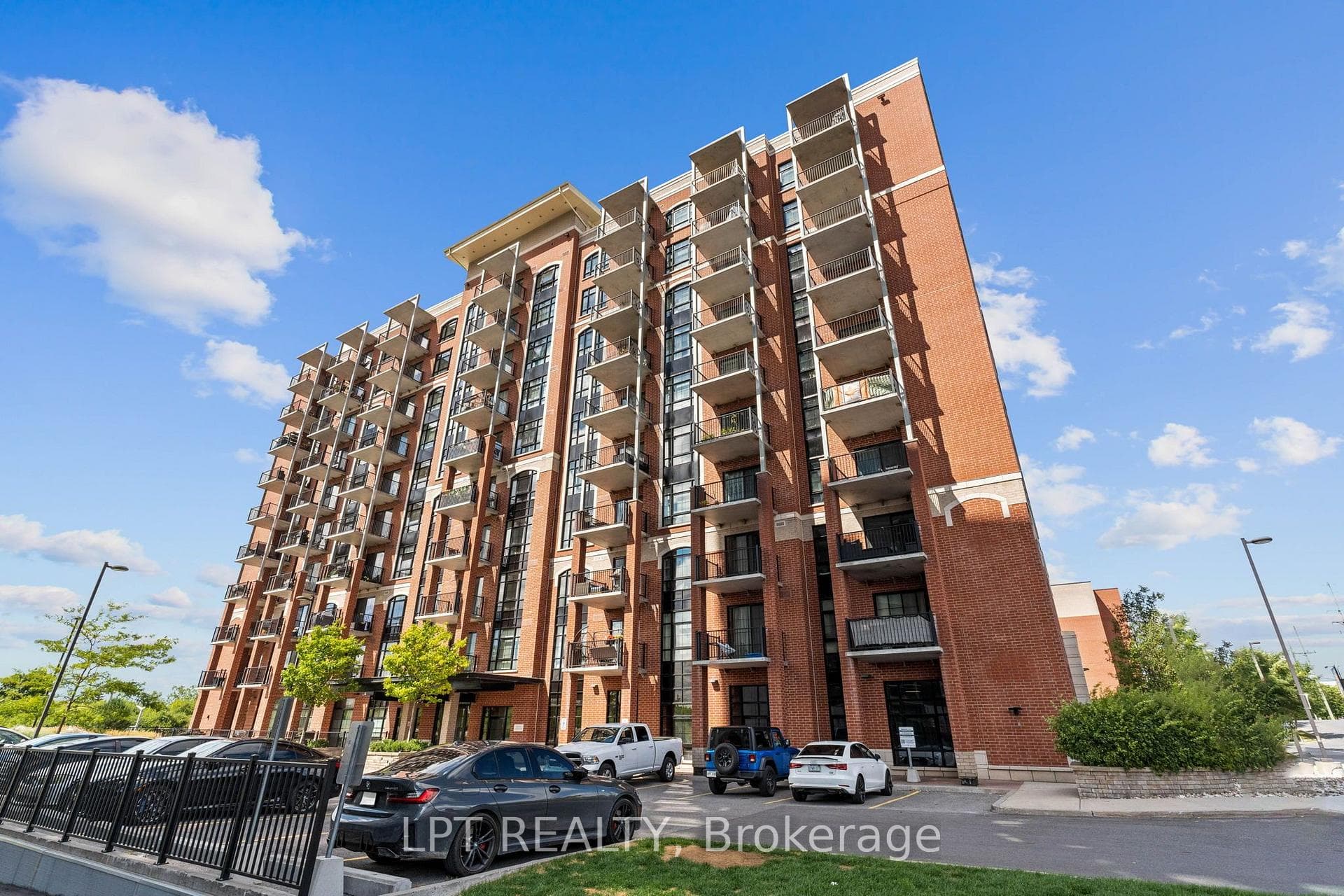 555 Anand Private Unit 707 photo 2