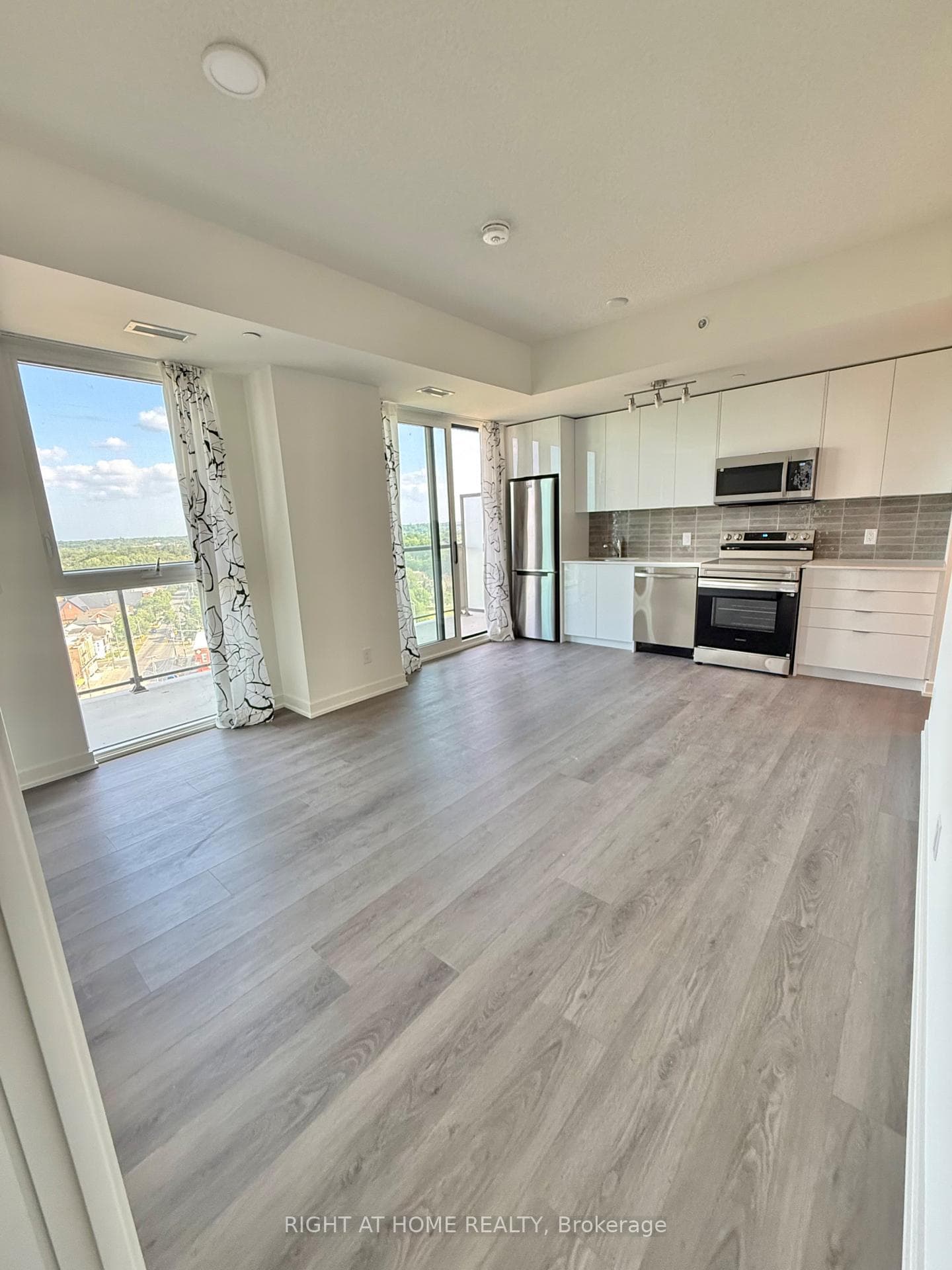 33 Erie Avenue Unit 1308 photo 2