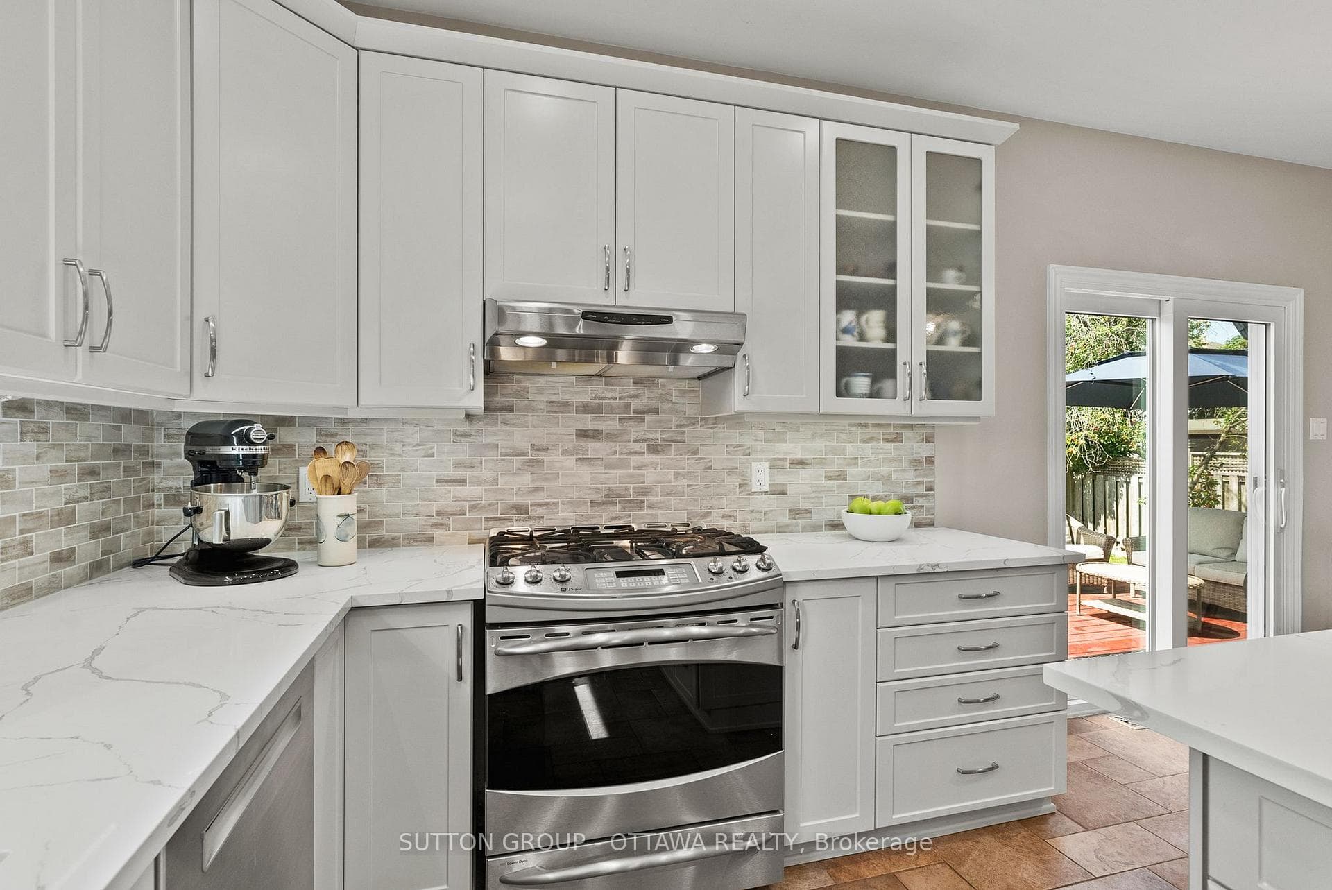 21 Avonmore Crescent photo 14