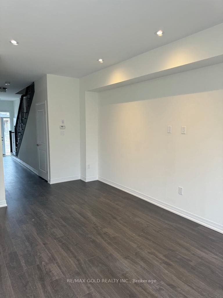35 George Brier Drive photo 4