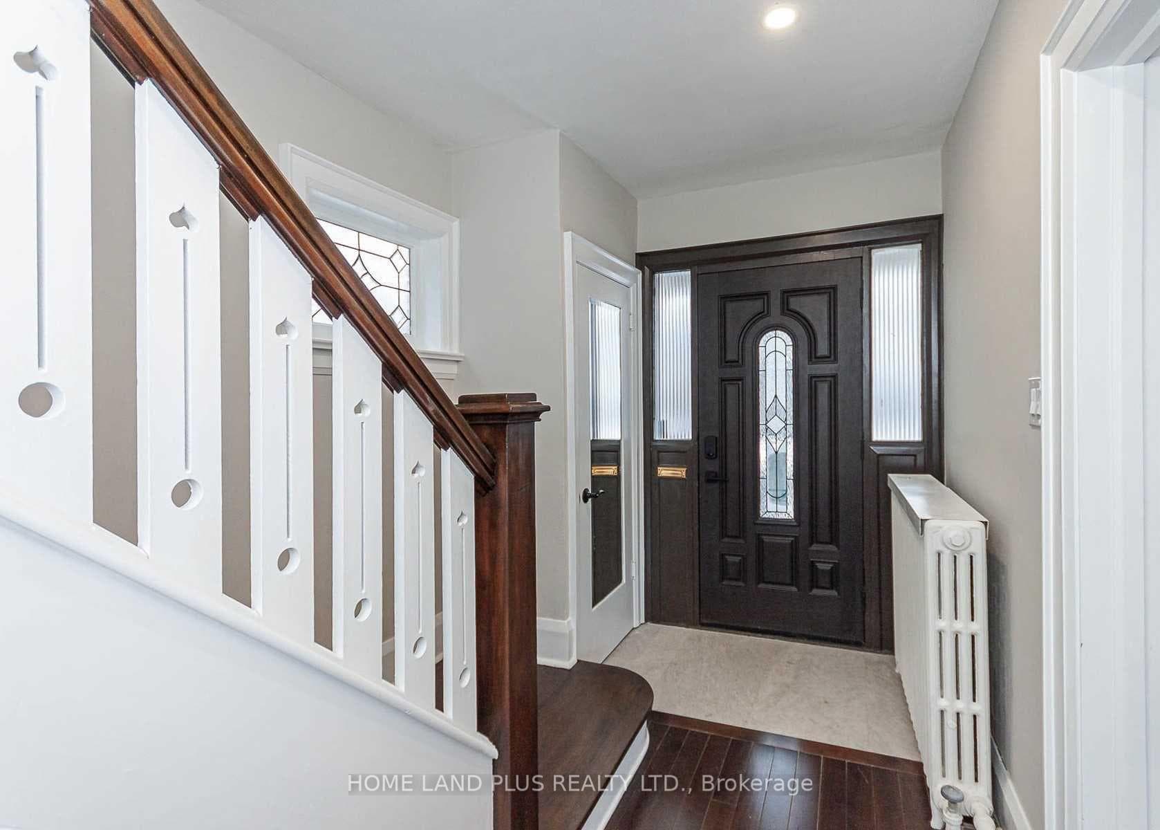 108 Brooke Avenue photo 2