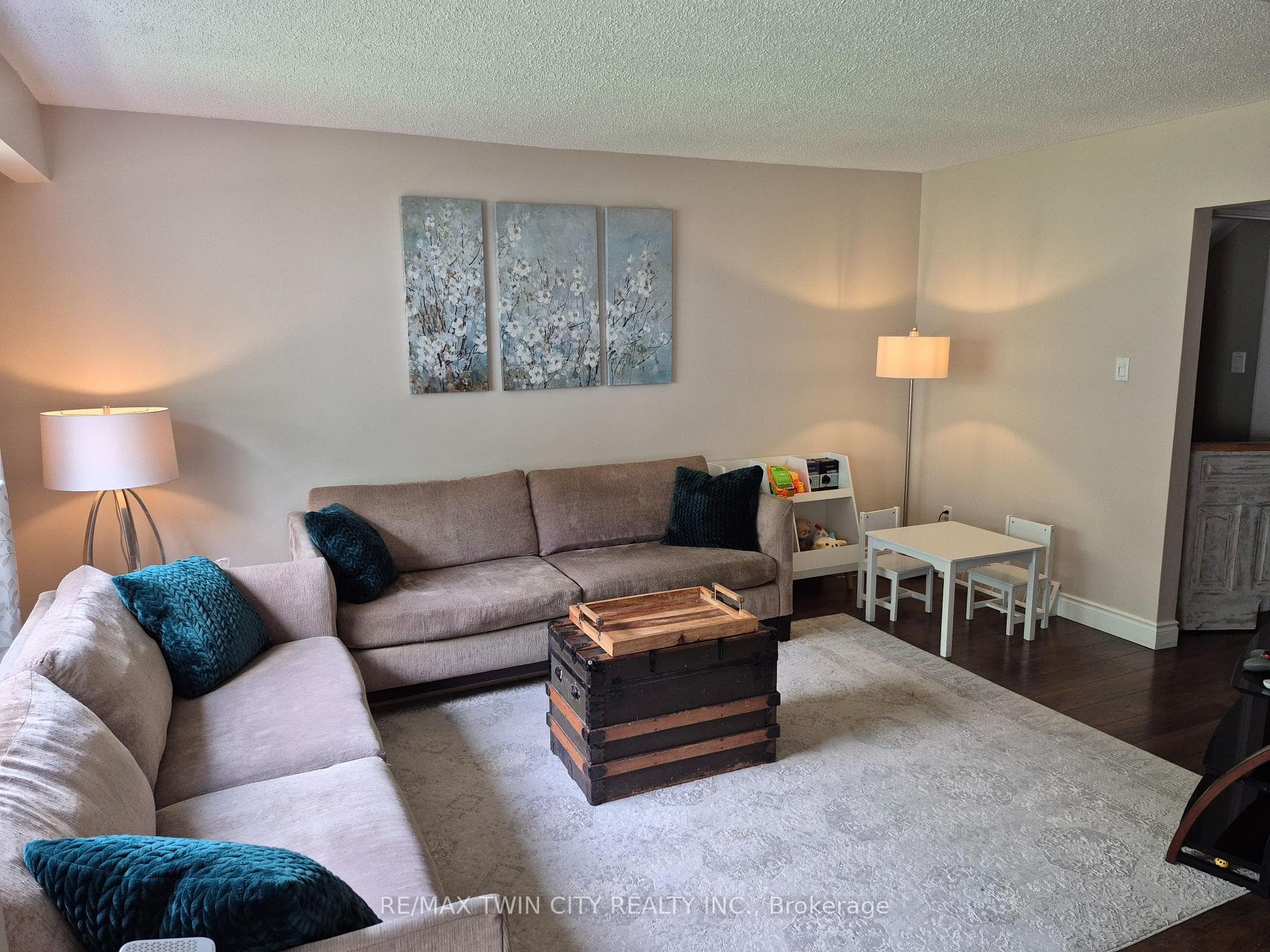 384 Pioneer Drive photo 7