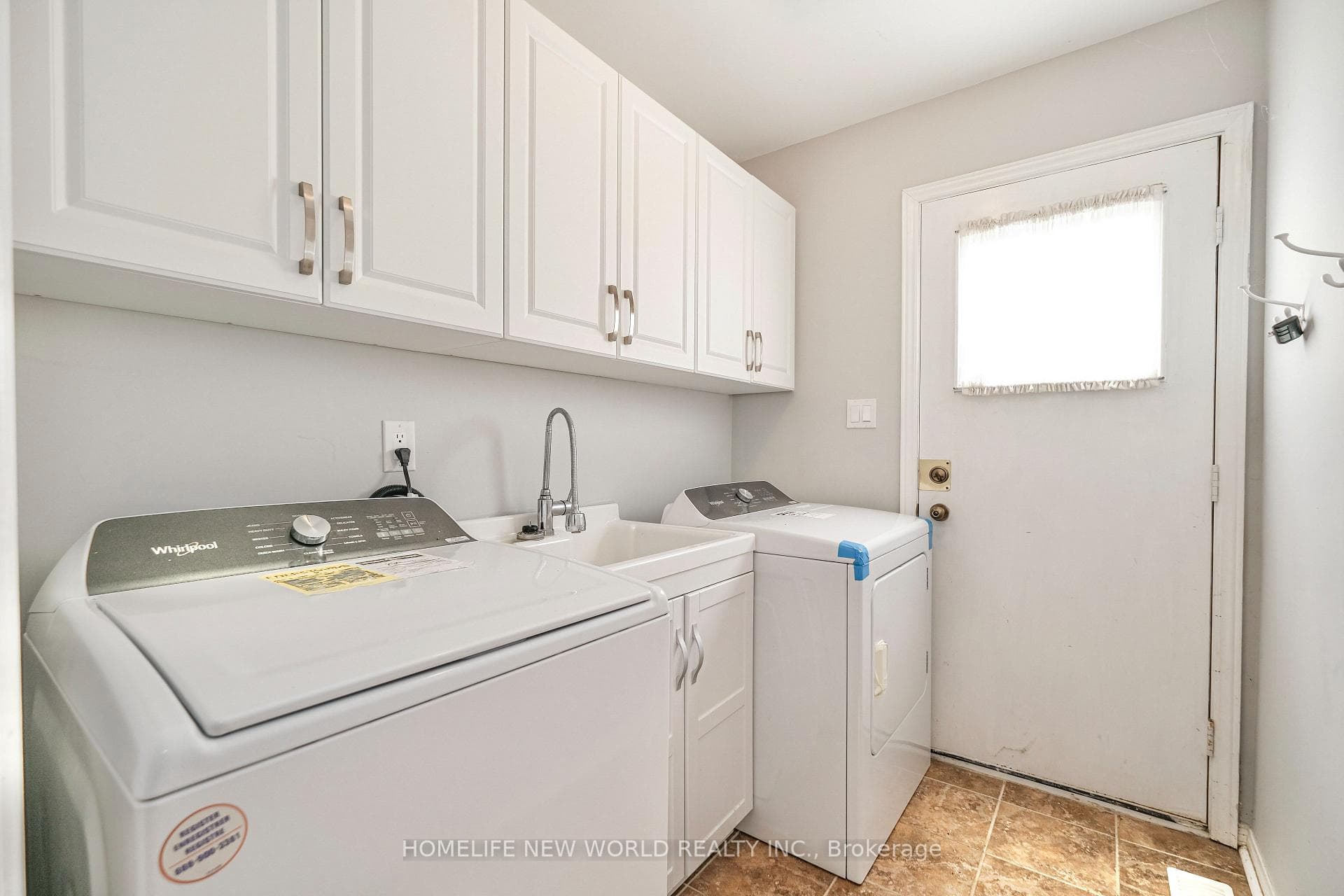 83 Woodstone Avenue photo 21