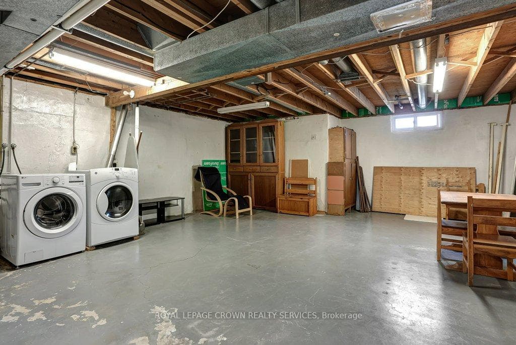 104 Strathcona Crescent photo 24