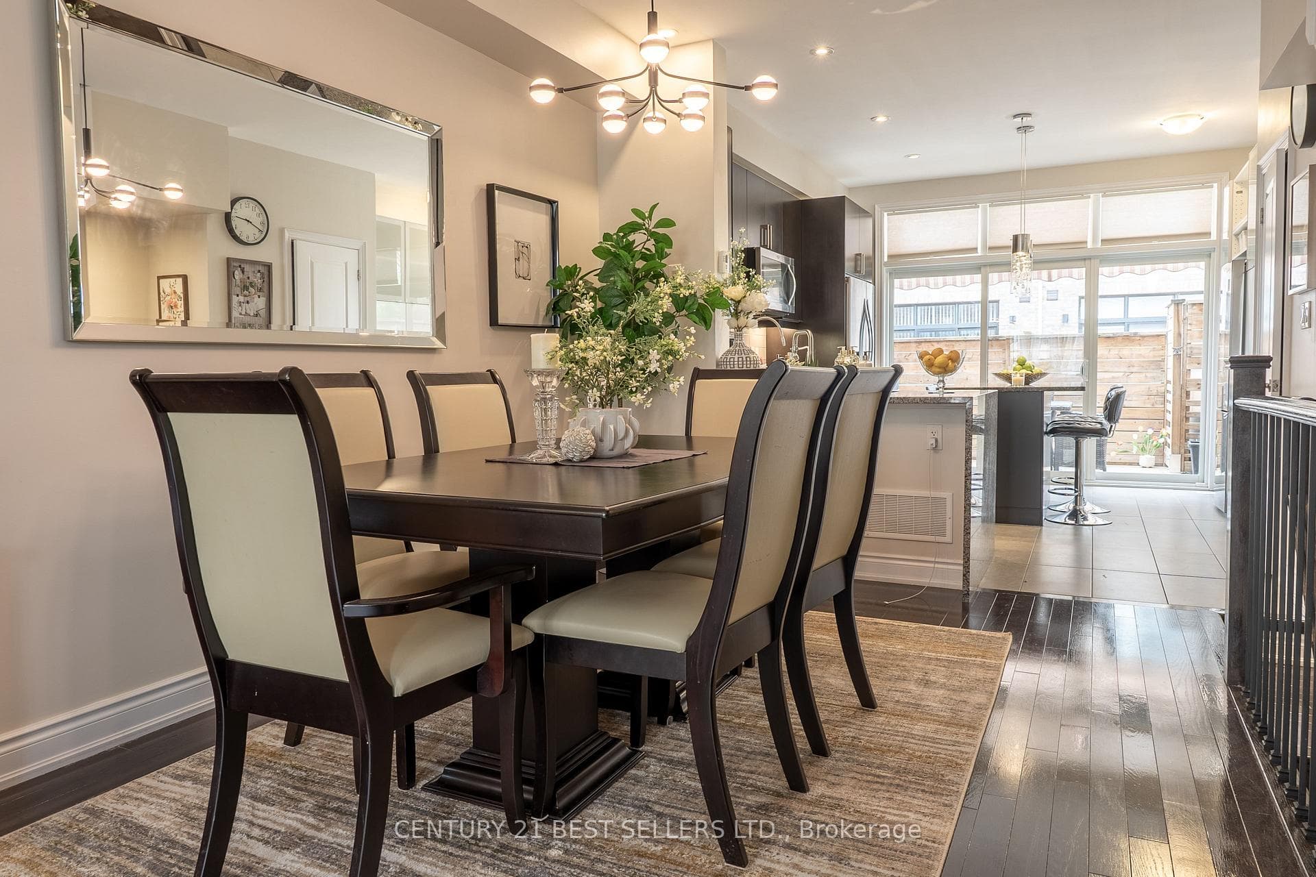 2027 Queensborough Gate photo 5