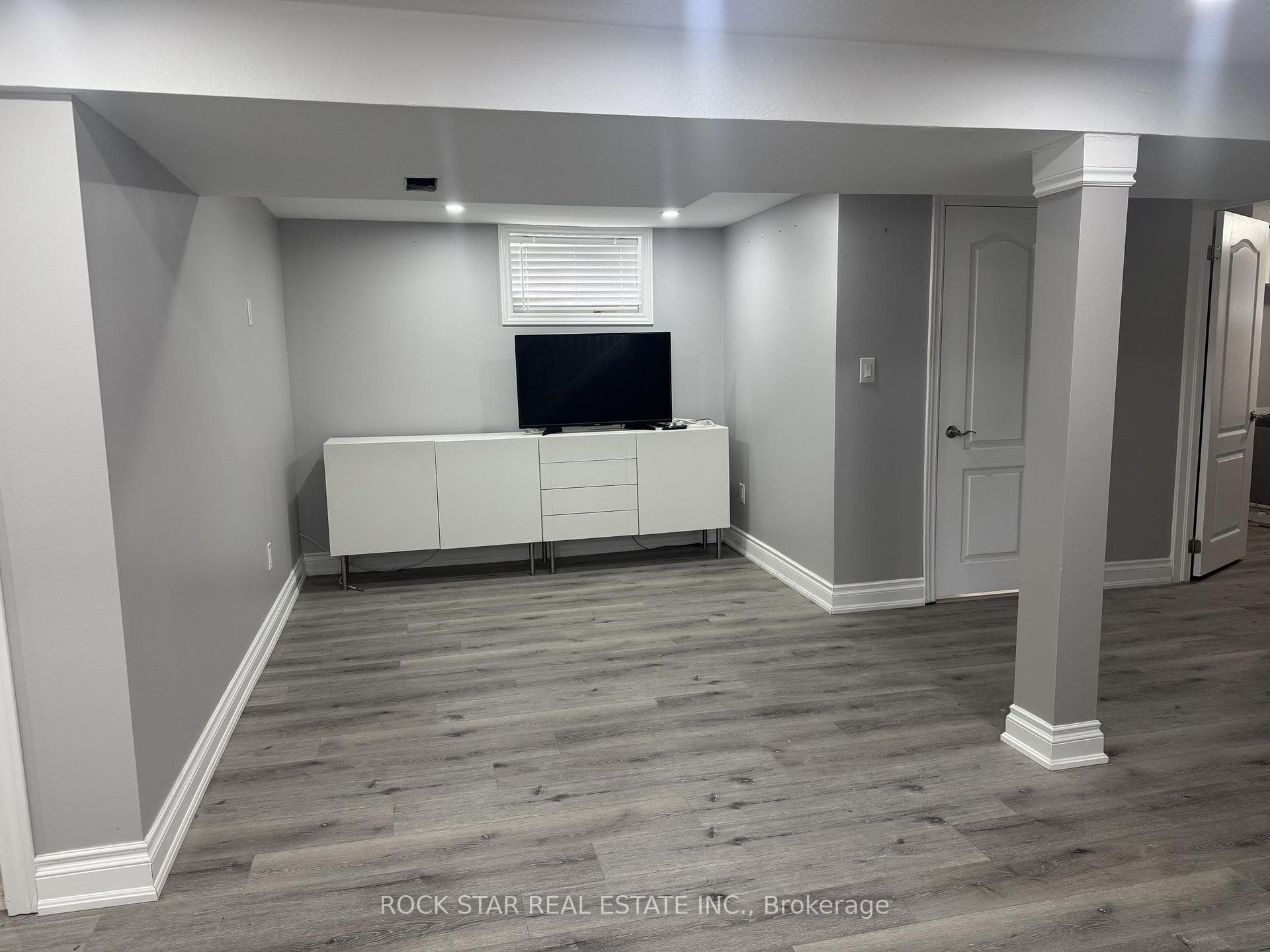 387 Upper Gage Avenue Unit LOWER photo 5