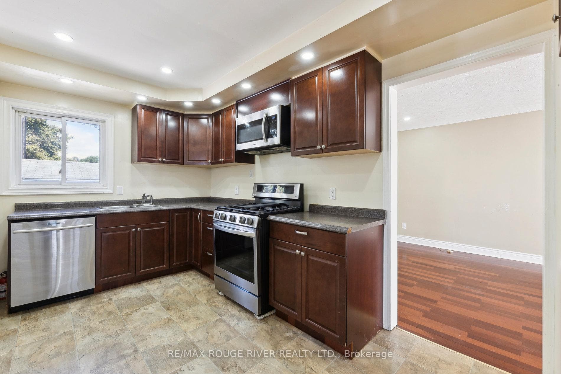 36 Rideout Street photo 15