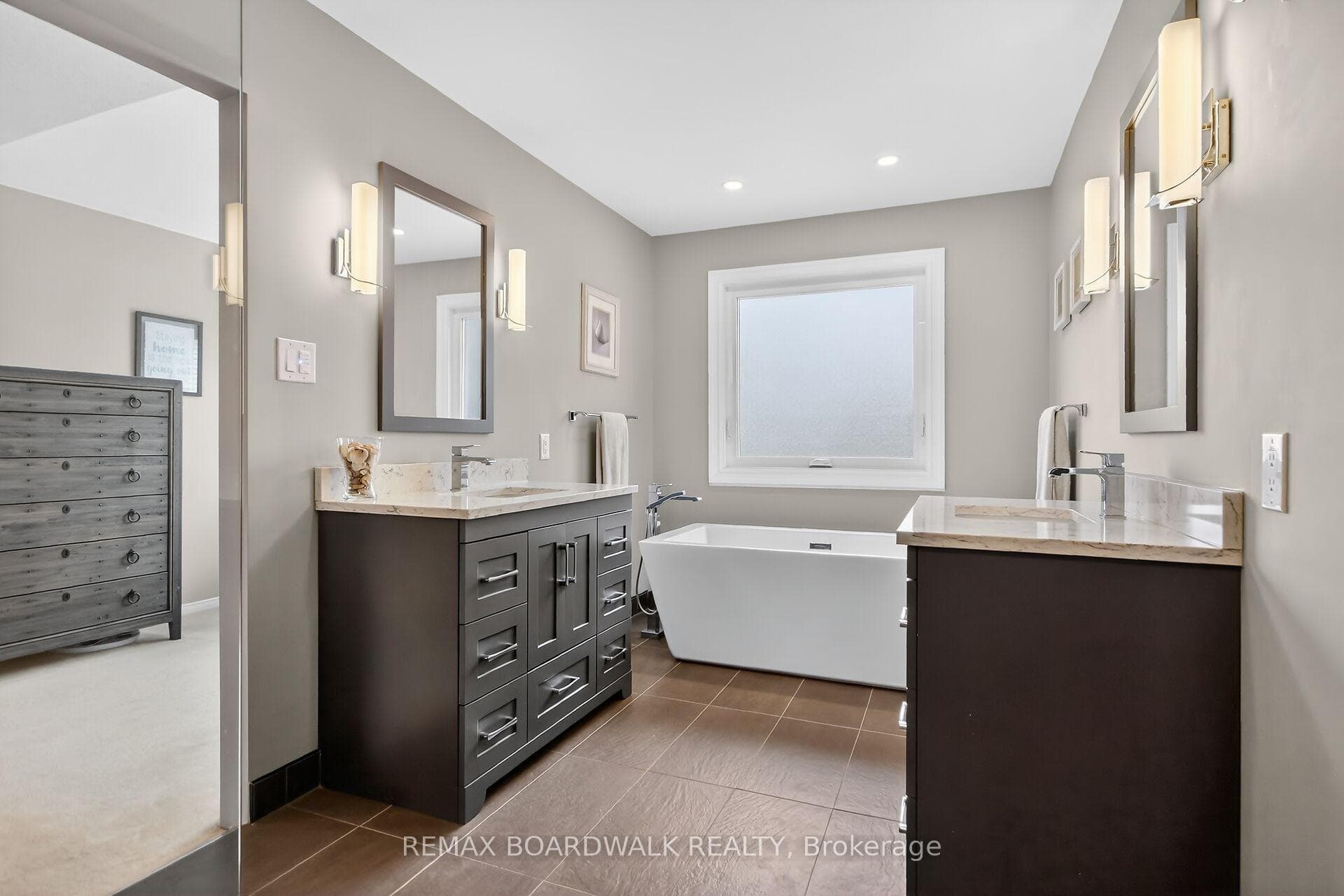 309 Chestermere Crescent photo 20