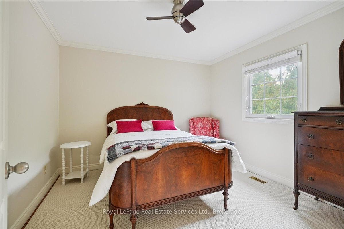 215 Weldon Avenue photo 16
