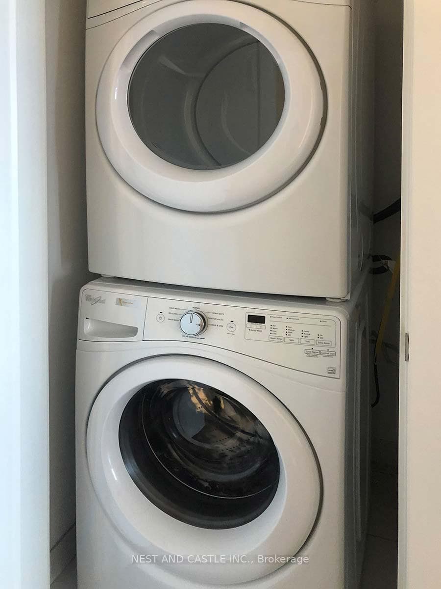 10 York Street Unit 5807 photo 17