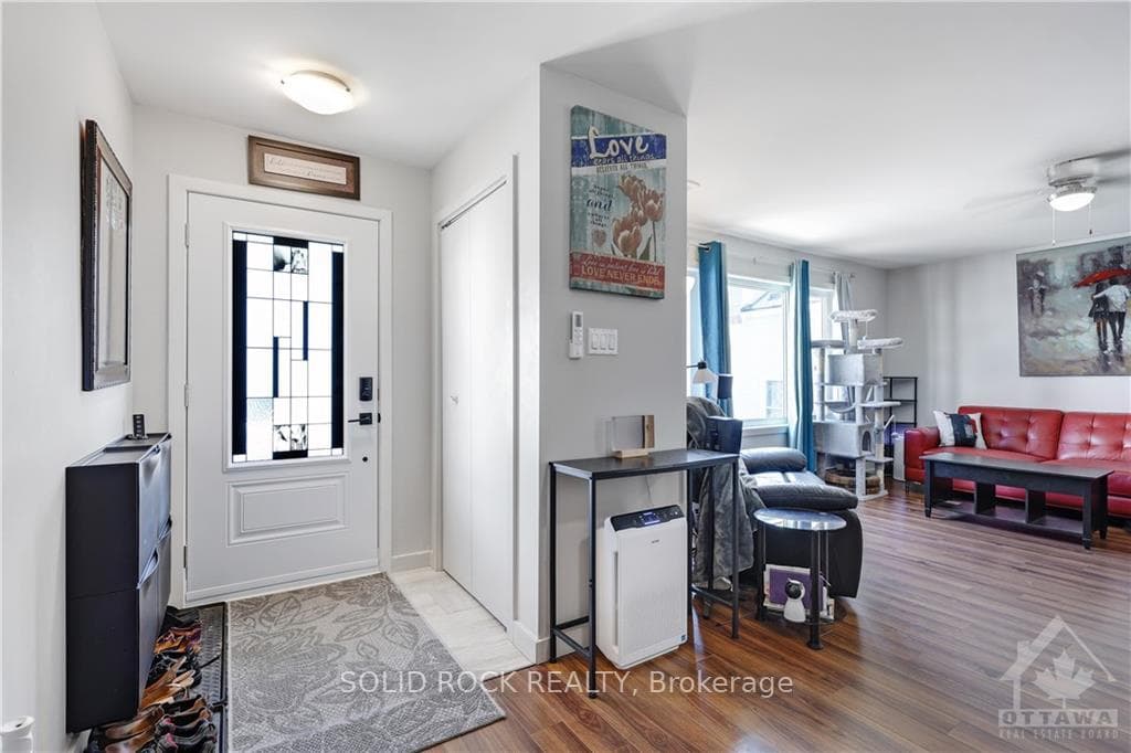 659 GEORGE Street photo 4