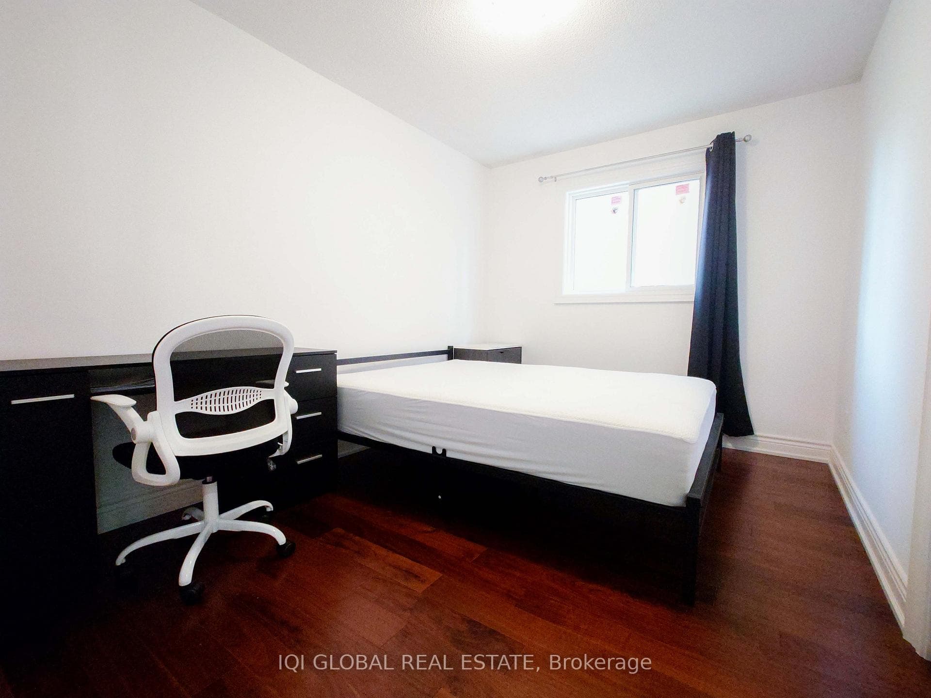 105 Empringham Crescent photo 8