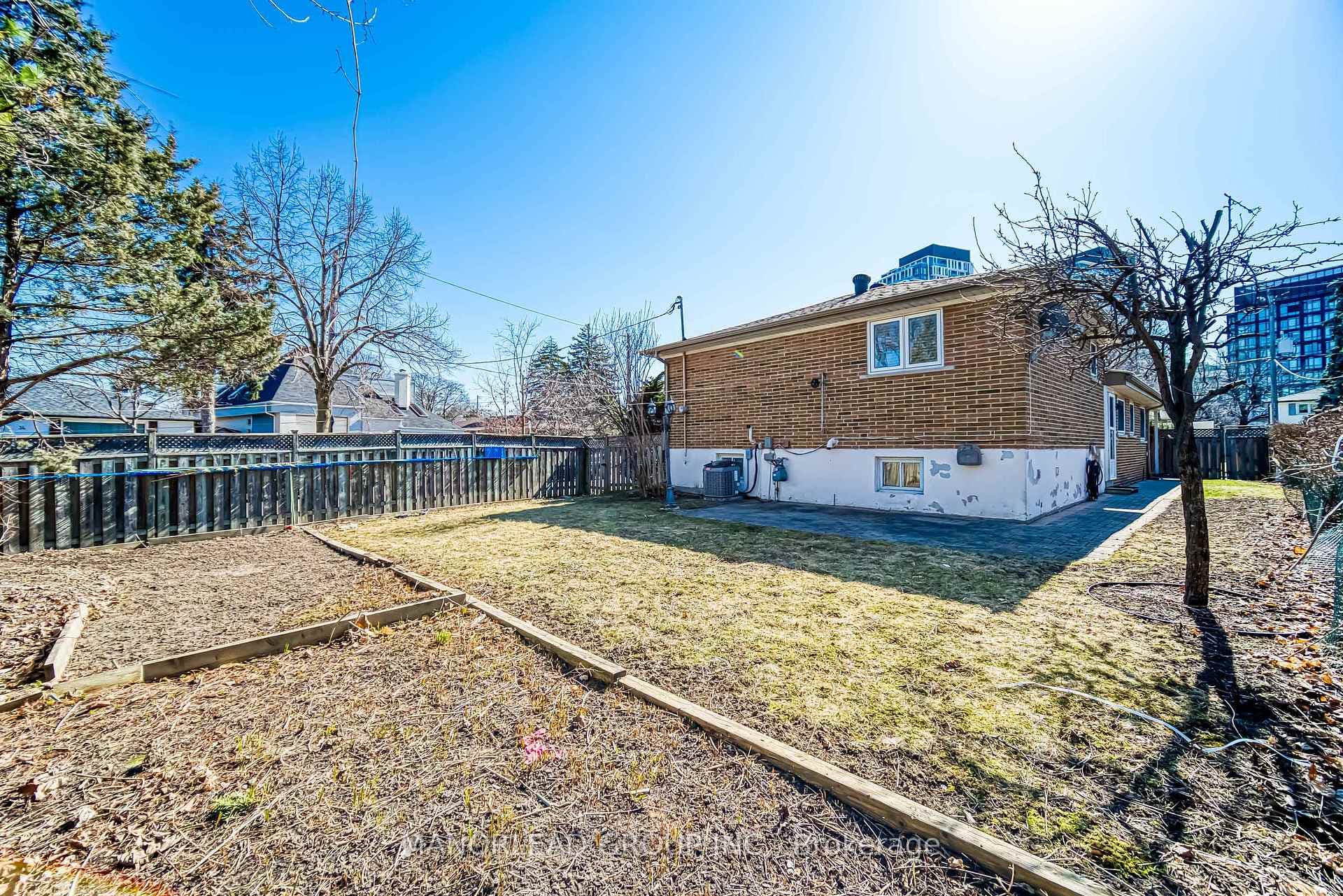28 Kingslake Road Unit Upper photo 27