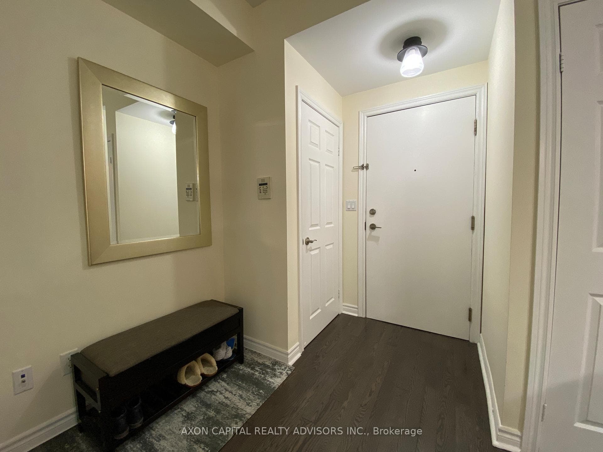 270 Wellington Street Unit PH03 photo 2