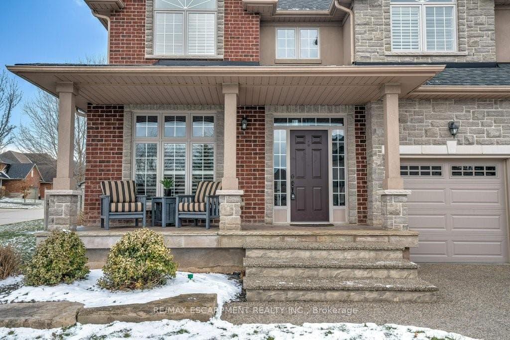 160 Tollgate Drive photo 2