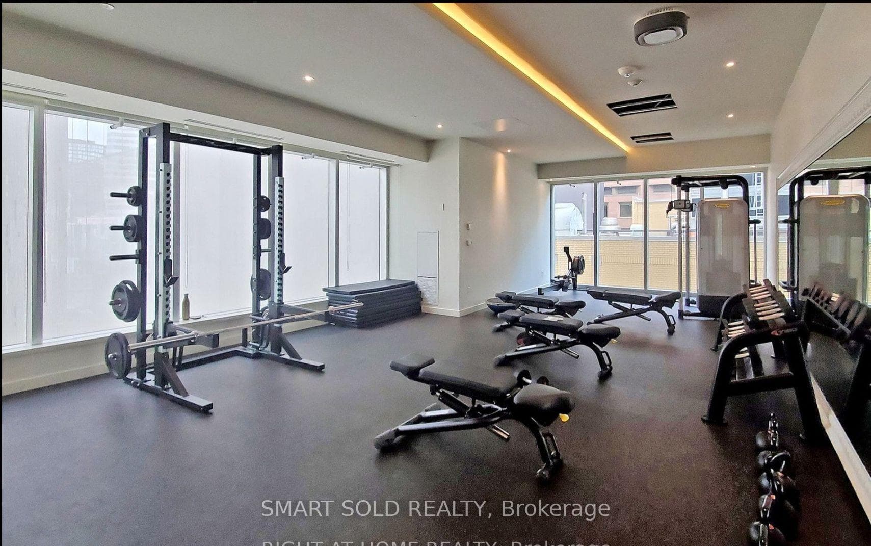 197 Yonge Street Unit 2403 photo 16