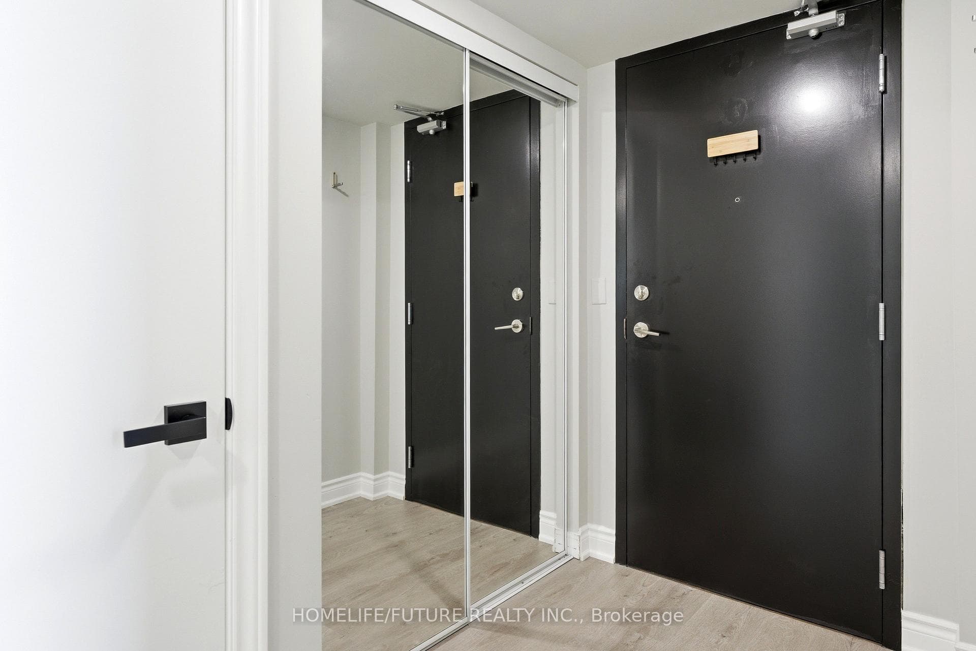 2152 Lawrence Avenue Unit 509 photo 14