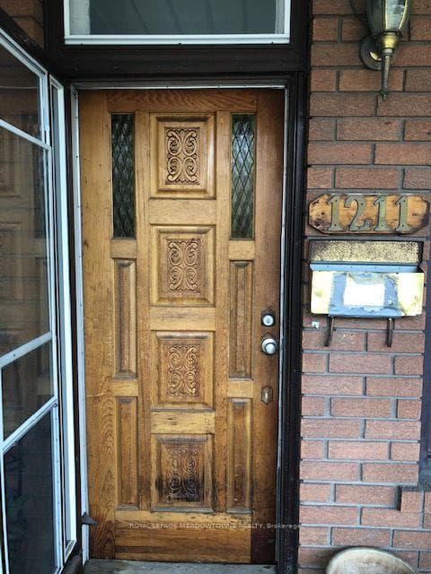 1211 College Street Unit Upper photo 3