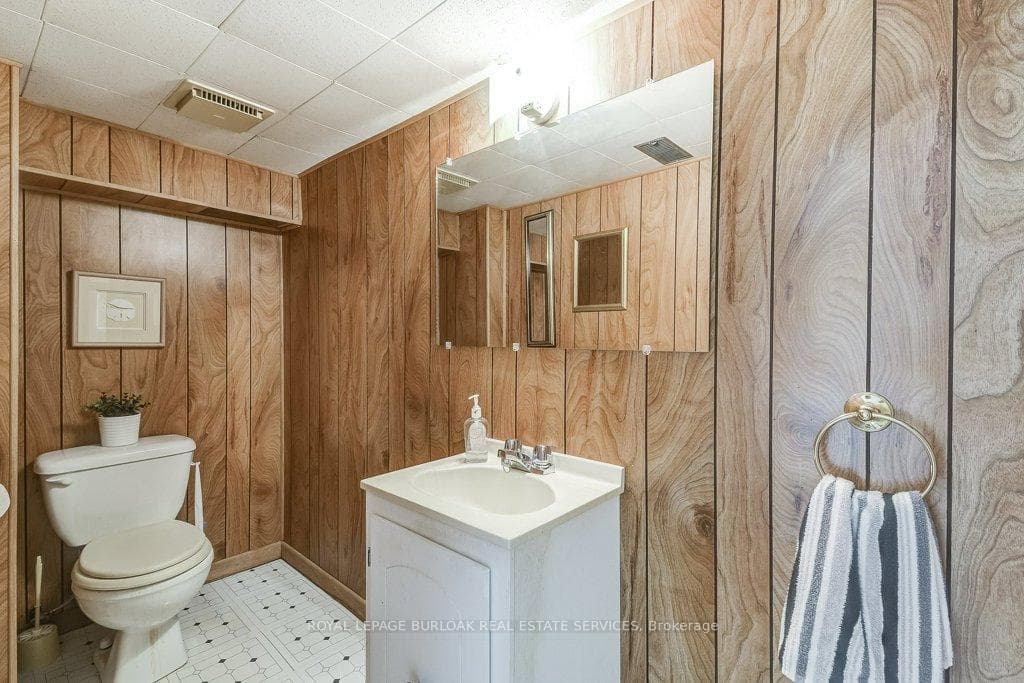 1054 Shepherd's Drive photo 25