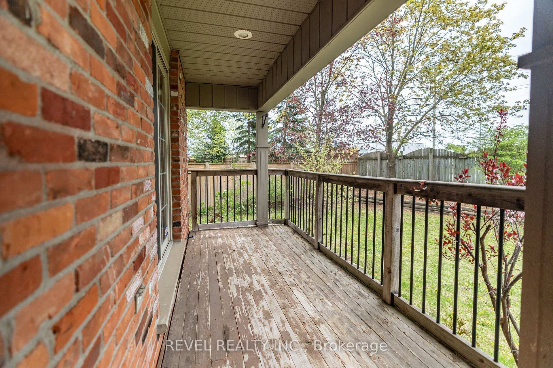 632 Bayhampton Crescent photo 41