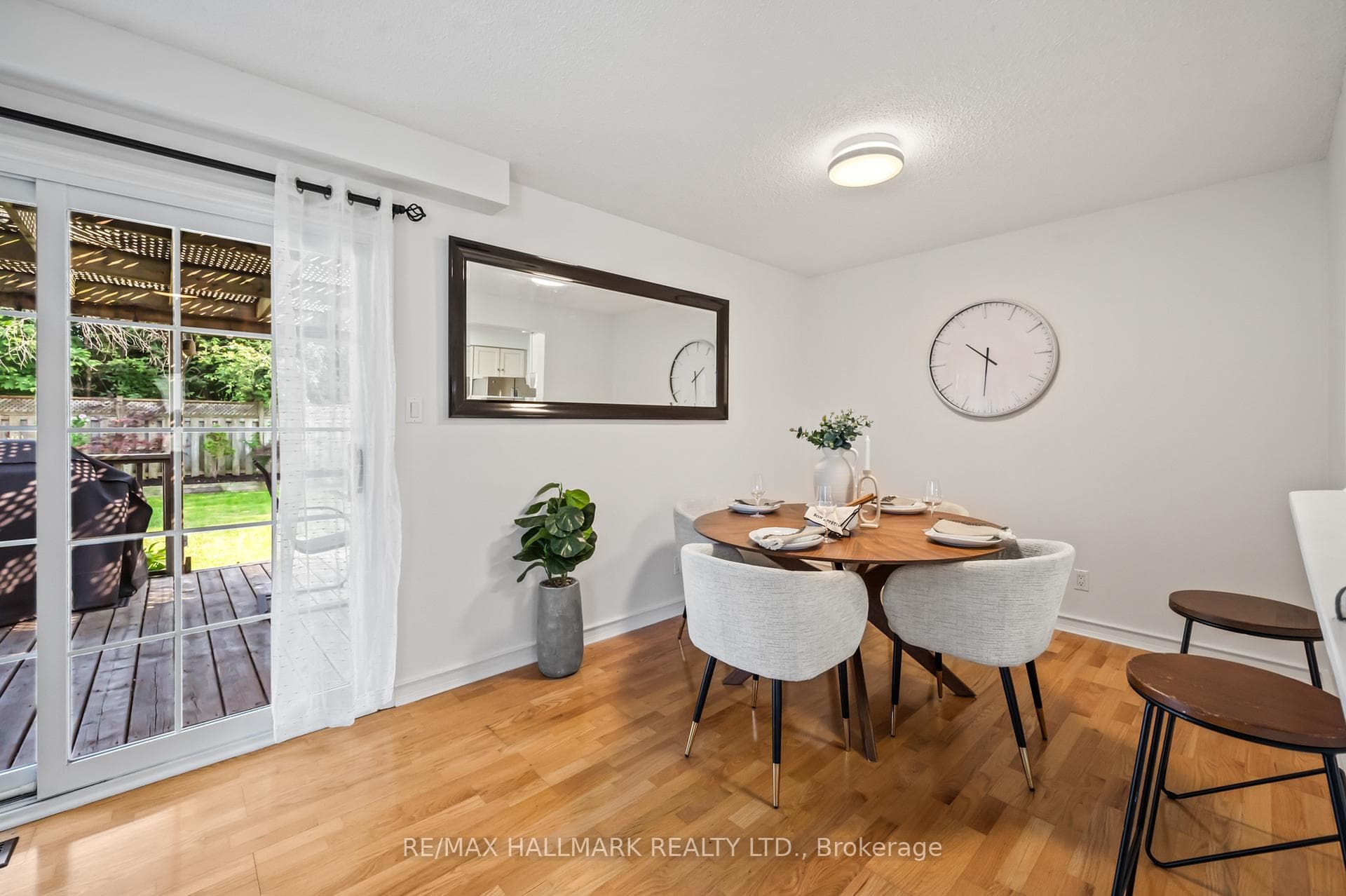 622 Dorchester Drive photo 10