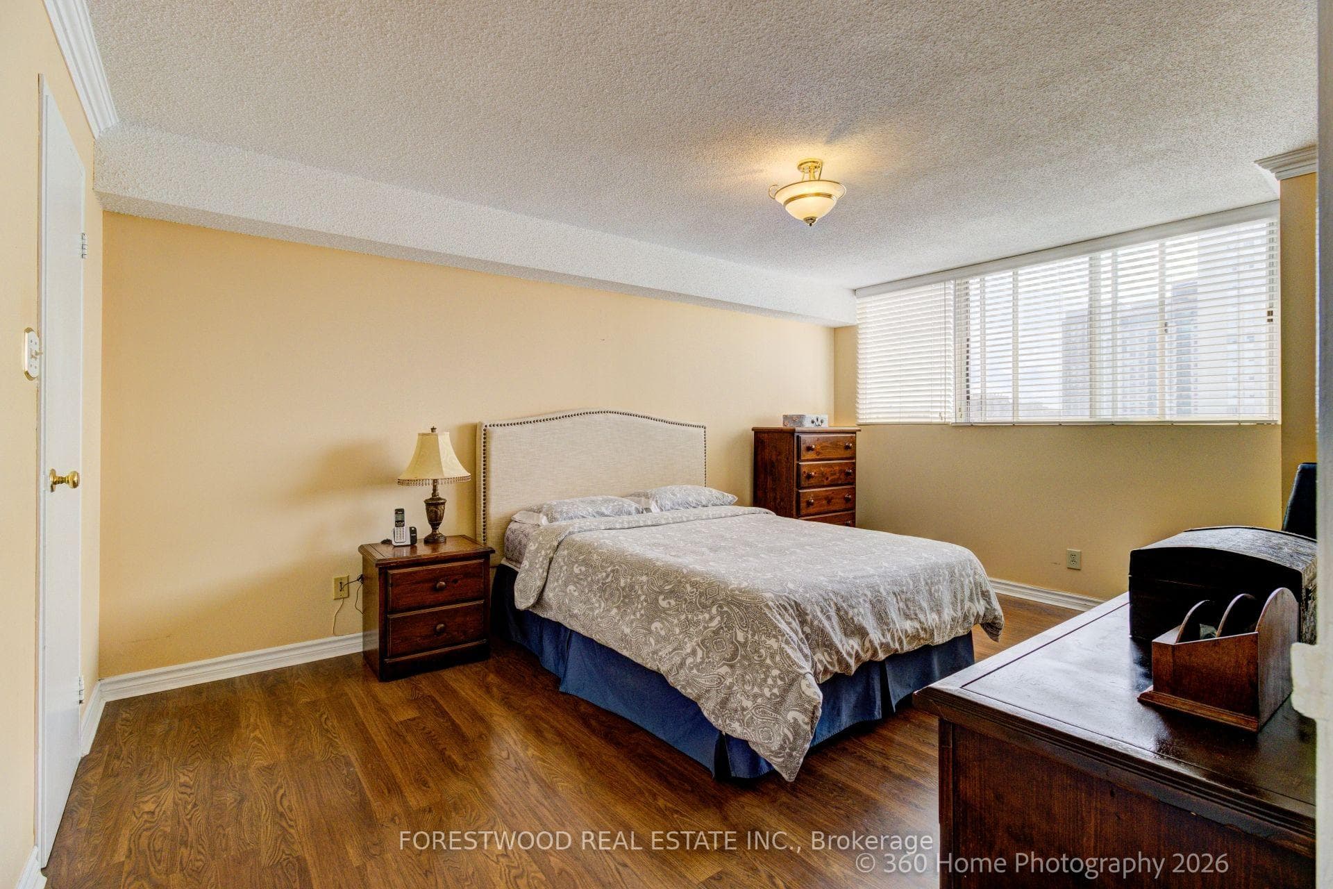 3700 Kaneff Crescent Unit 2202 photo 12