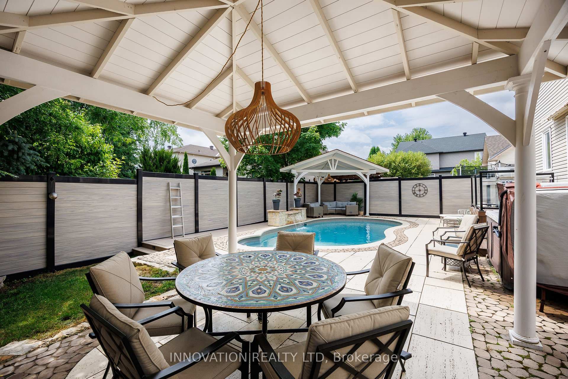 534 Landswood Way photo 4