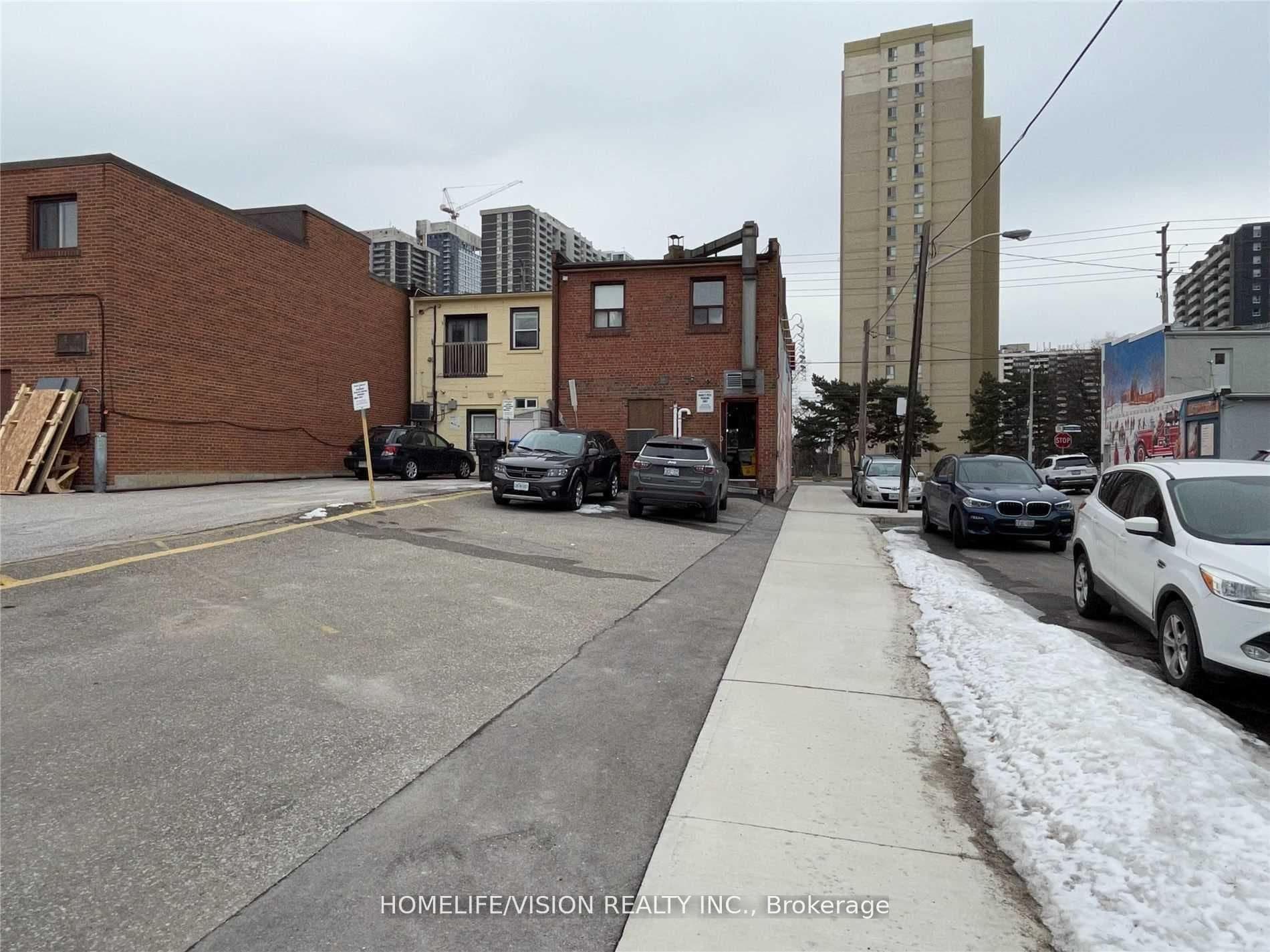 4986A Dundas Street photo 13