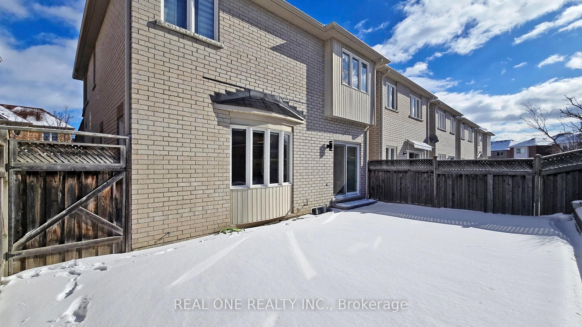 28 Todman Lane photo 41