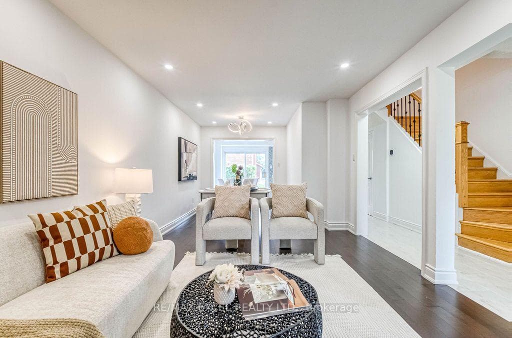 25 Barrington Crescent photo 8