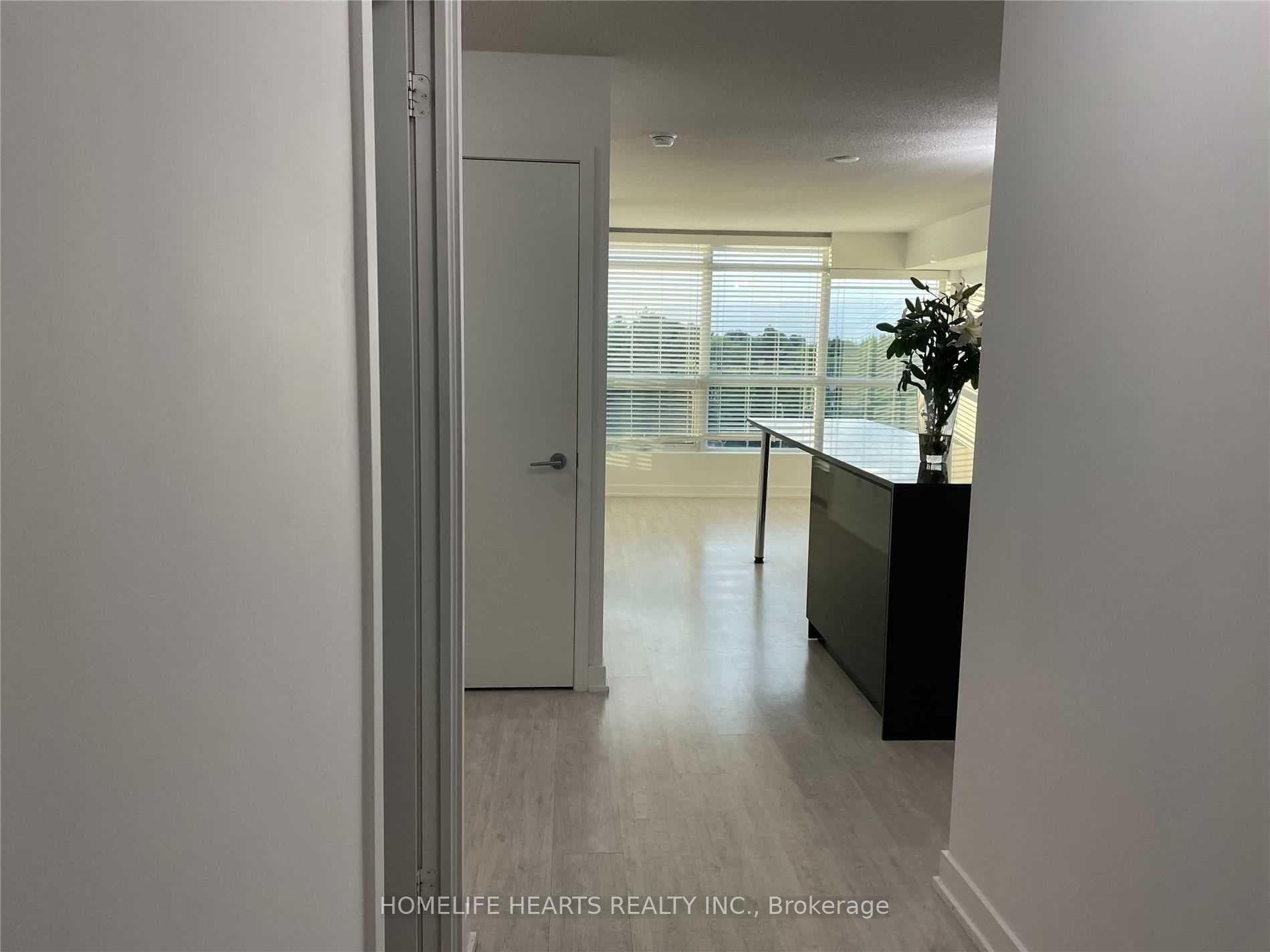 15 Singer Court Unit 503 photo 1