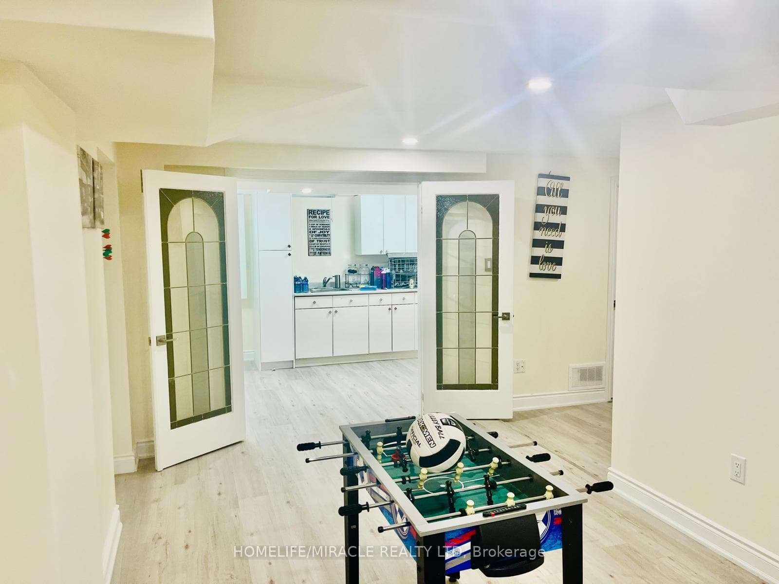 3076 Bayberry Drive photo 4