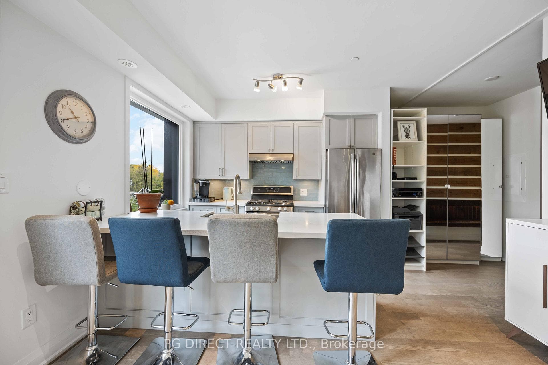 100 Coxwell Avenue Unit 18 photo 4