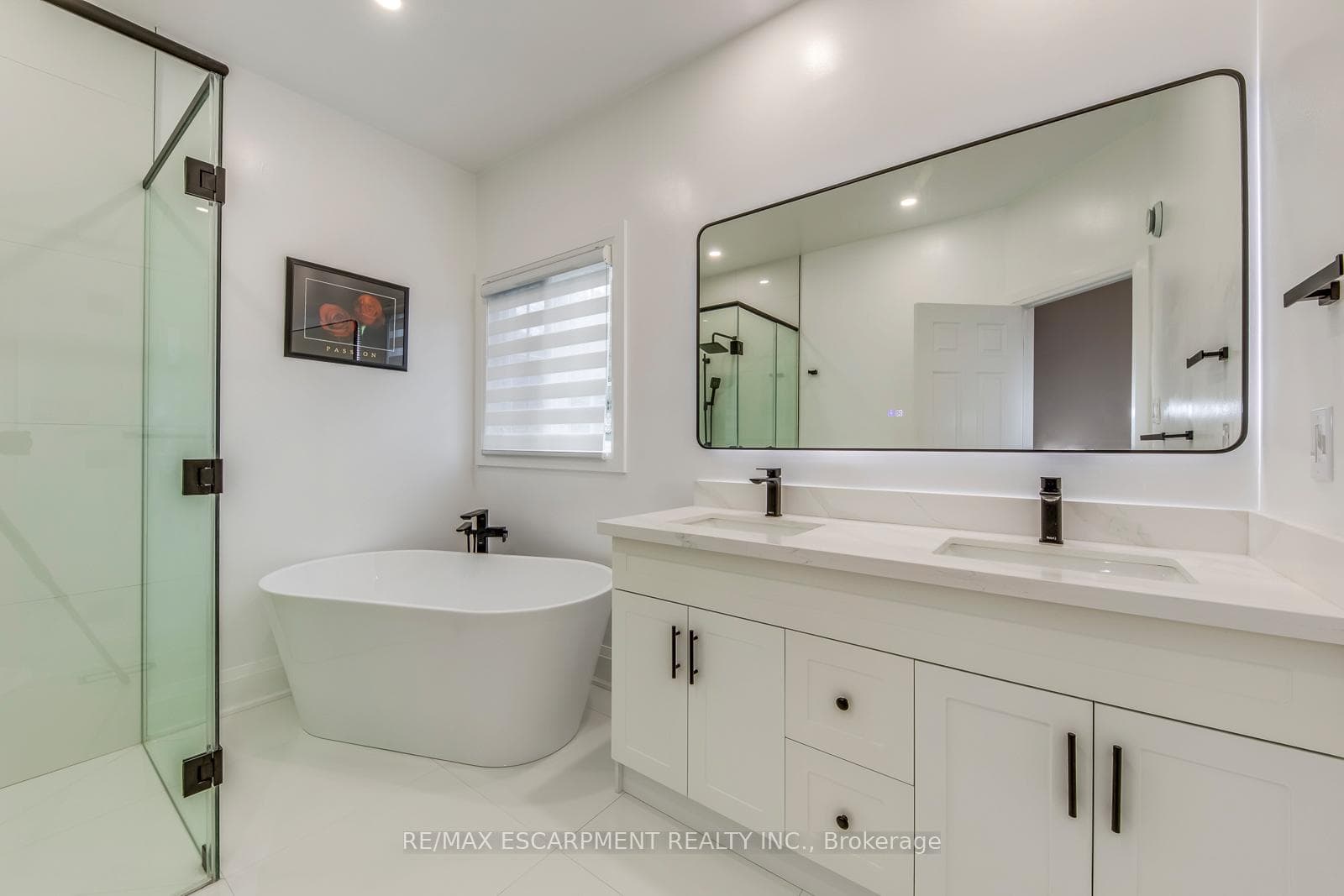 4366 Latimer Crescent photo 25