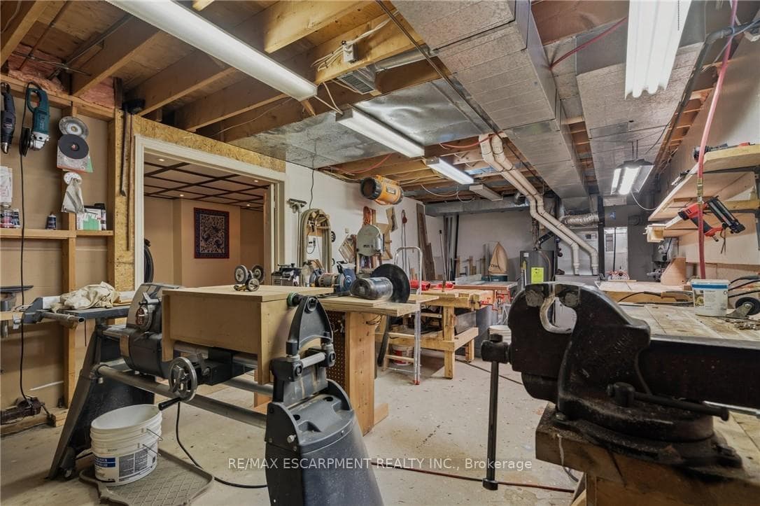 141 Garden Avenue photo 39