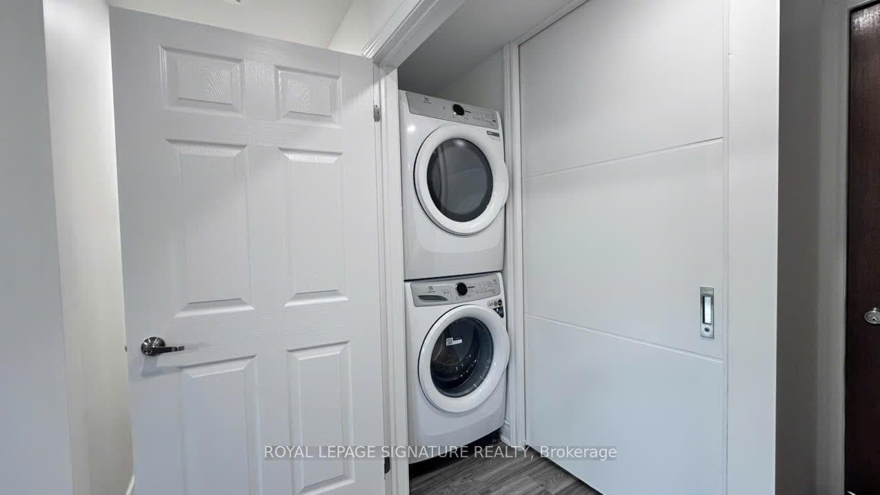 3137 Sunnyhill Drive Unit Walkout Basement 3 photo 13
