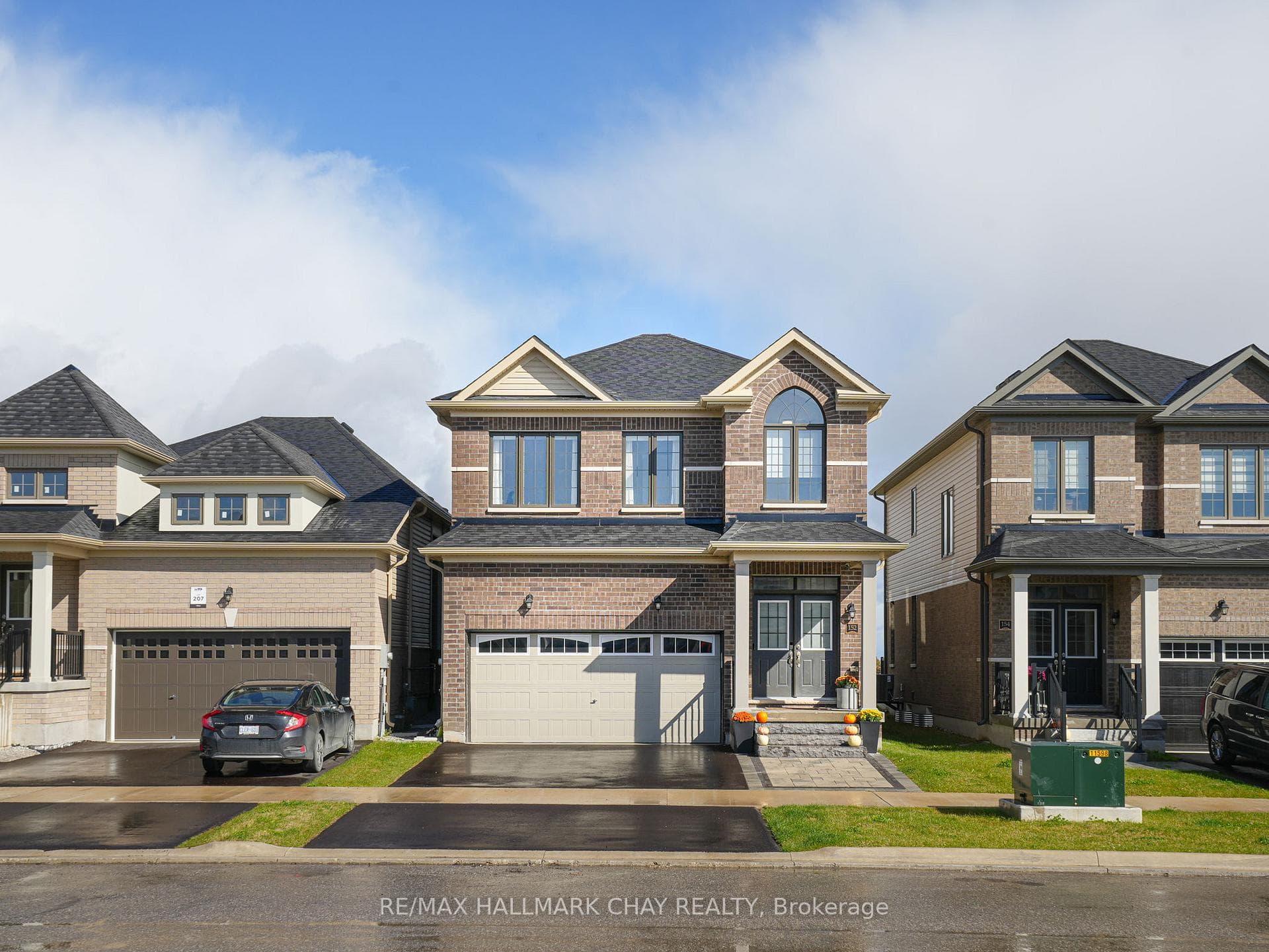 152 Terry Fox Drive photo 2