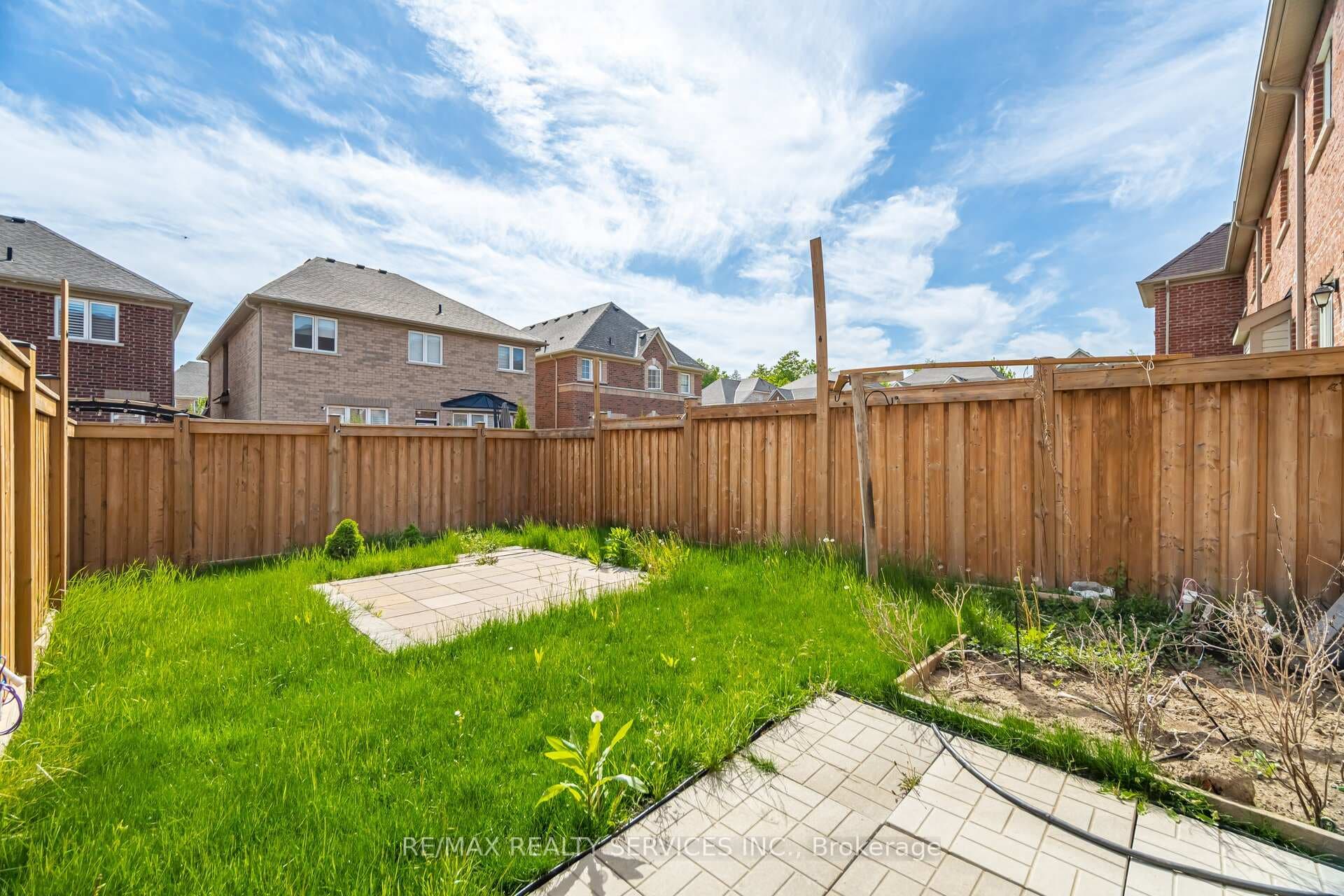 74 Phyllis Drive photo 40