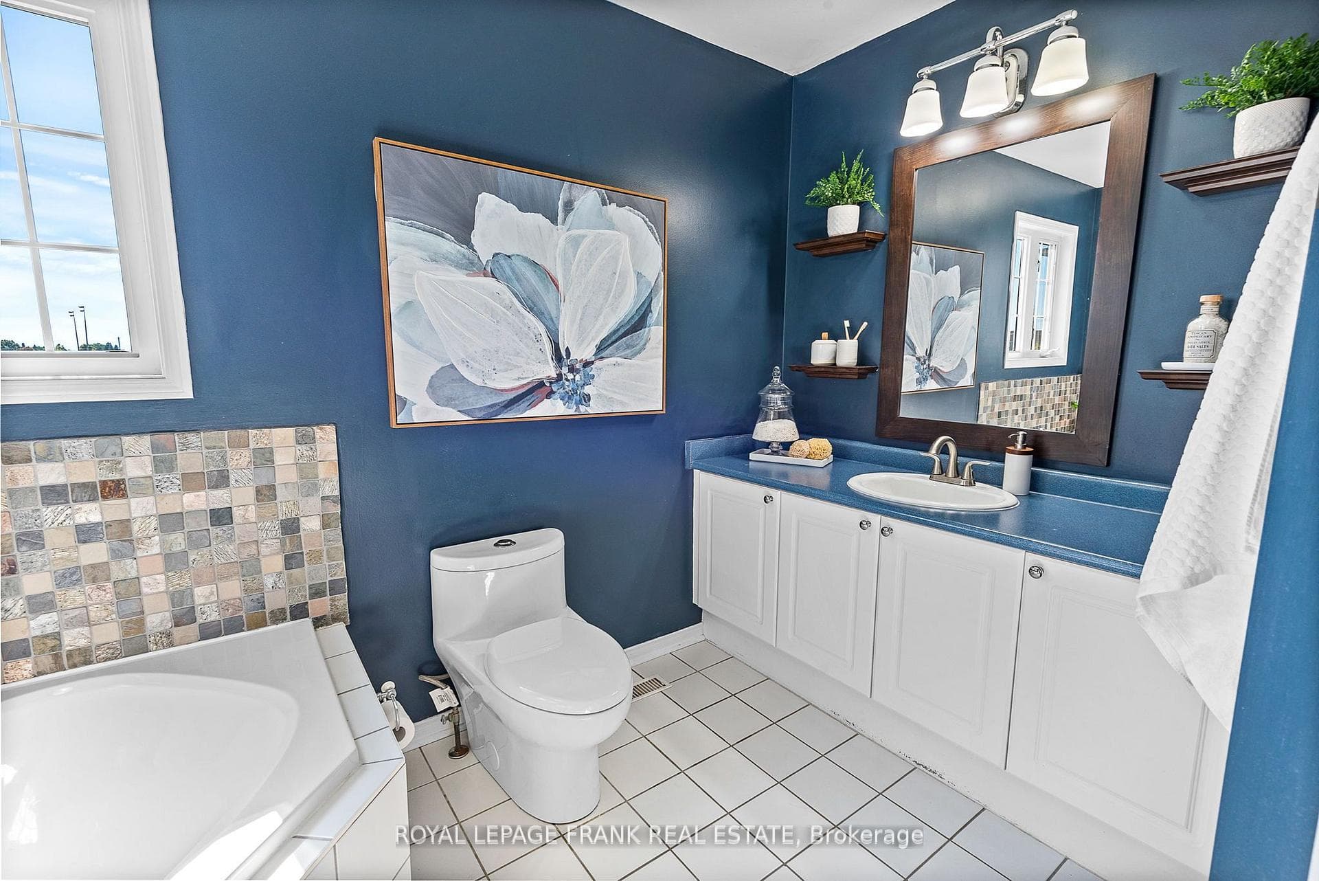 137 Whitby Shores Green Way photo 20